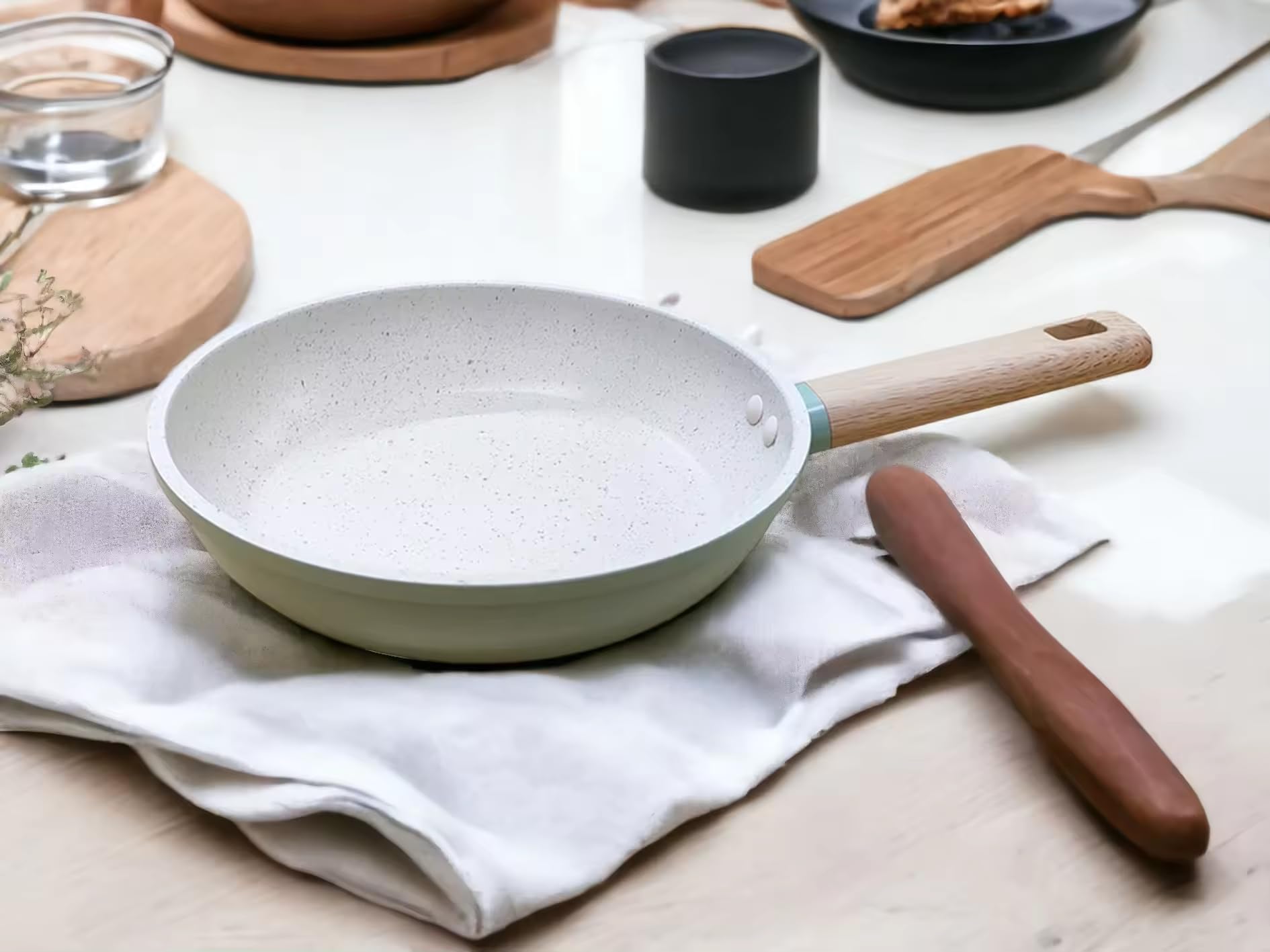 YIJIA | Sartén Antiadherente con Superficie de Piedra, Sartén con Revestimiento de Mármol,Libre de PFOA,Apta para Todo Tipo de Cocinas, Incluida Inducción y Puede Lavavajillas (Ø20/24/28cm)