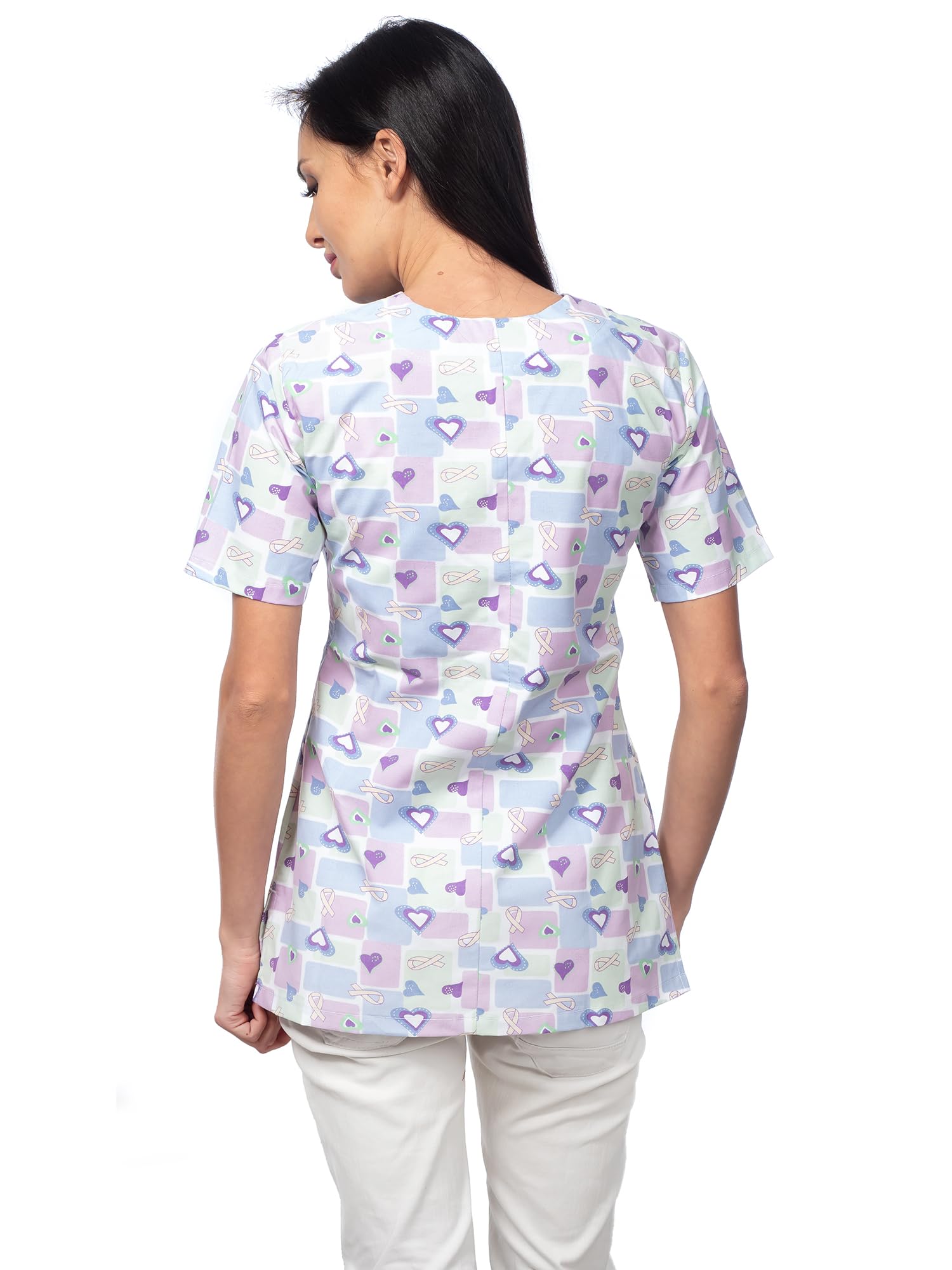 DINOZAVR Carla Blouse Medicale Femme - Tenue Infirmiere Professionnelle Imprimé Coloré, Manches Courtes, Col en V, 2 Poches Inférieures, 1 Poche Supérieure, Fermeture à Bouton