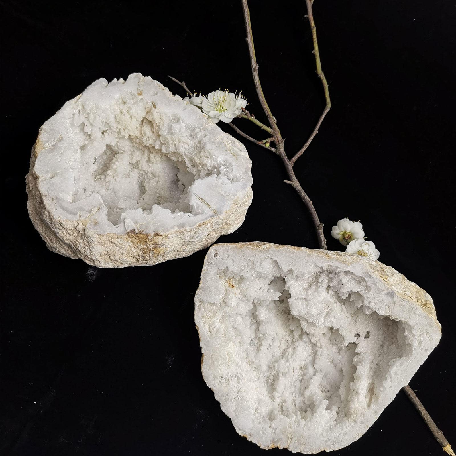 Amazon.co.jp: 天然生白瑪瑙鉱物 治療水晶石瑪瑙クラスター大地測定