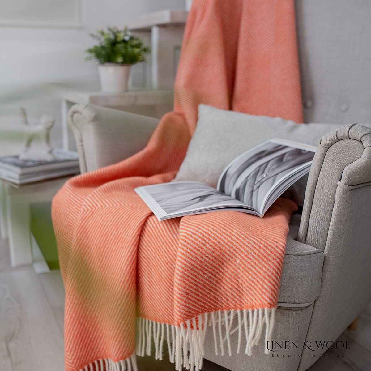 Linen & Cotton Wollen Deken Multifunctionele Sprei Bedsprei Alaska met Ruitpatroon - 100% Nieuw-Zeelandse Wol, Koraal Oranje (140 x 220 cm) Bankdeken Plaid Bed Bank Tweepersoons Dekbed Winterdekbed
