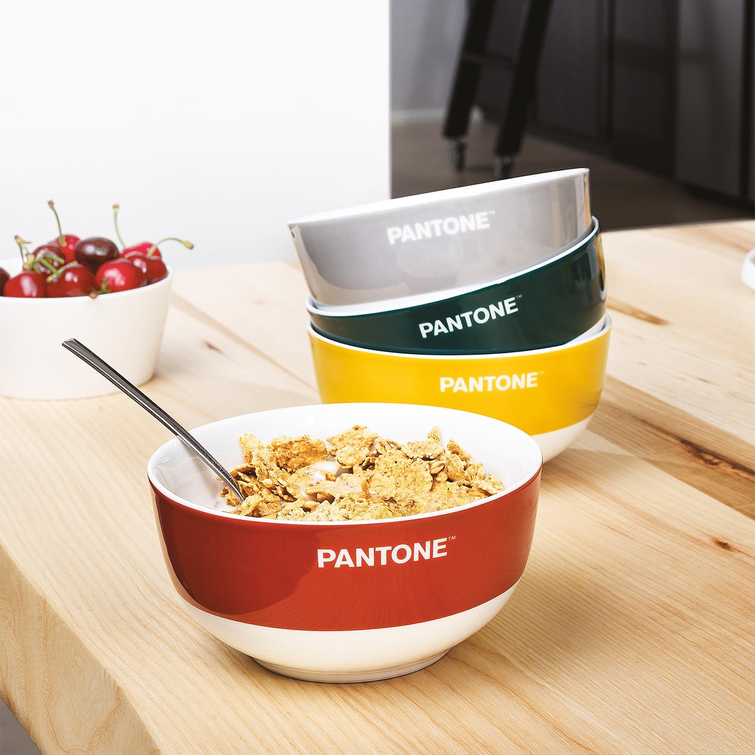 PANTONE™ Breakfast Bowl in Porcelain Resistant Stain Resistant, Scratches, Odors, Large Breakfast Bowl for Cereals 650 ml 13.8 x 7, Kitchen Bowls for Dishwasher and Microwave, Christmas Gift Ideas