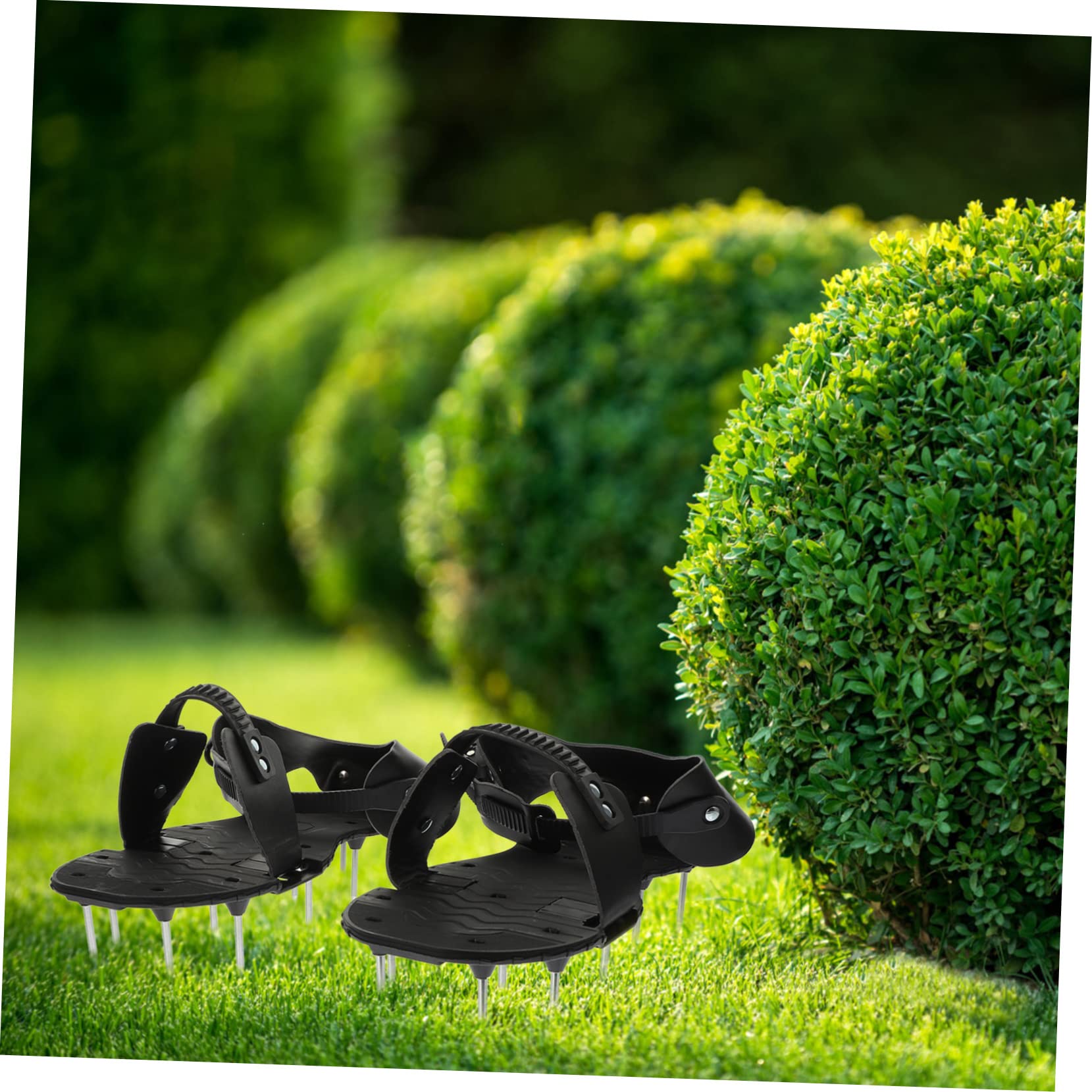 Gatuida 1 Paire Chaussures Aérateurs de Pelouse Sandales de Jardinage Réglables pour Aération Gazon Outil de Jardinage Pratique PU Noir pour la Circulation de Air Nutriments