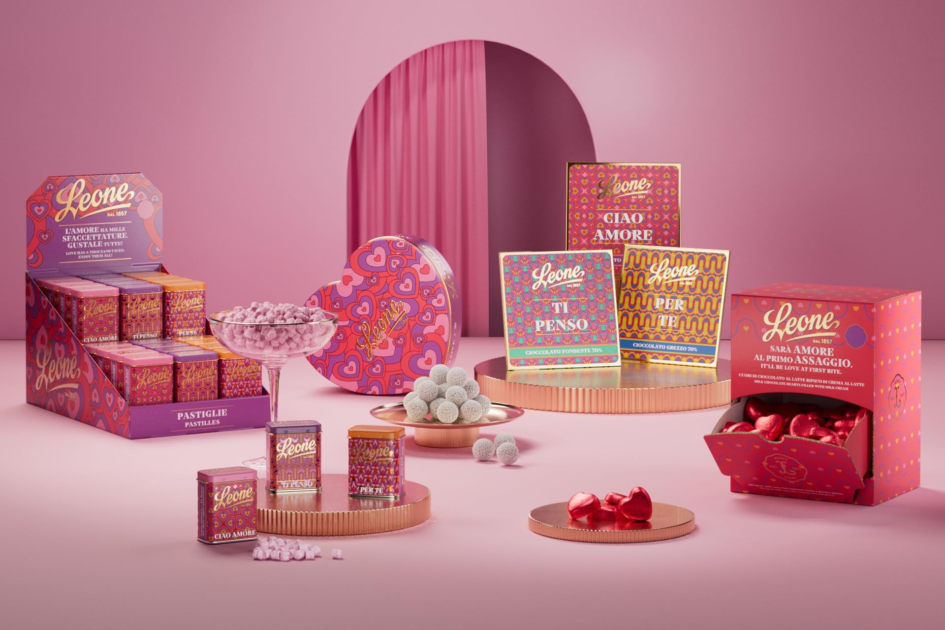 Leone dal 1857 - Latta Cuore - Cri Cri Torinesi Cioccolato Fondente - Collezione Love Pattern - Nocciola Ricoperta di Cioccolato e Granella di Zucchero - Vegano e Senza Glutine - 100gr