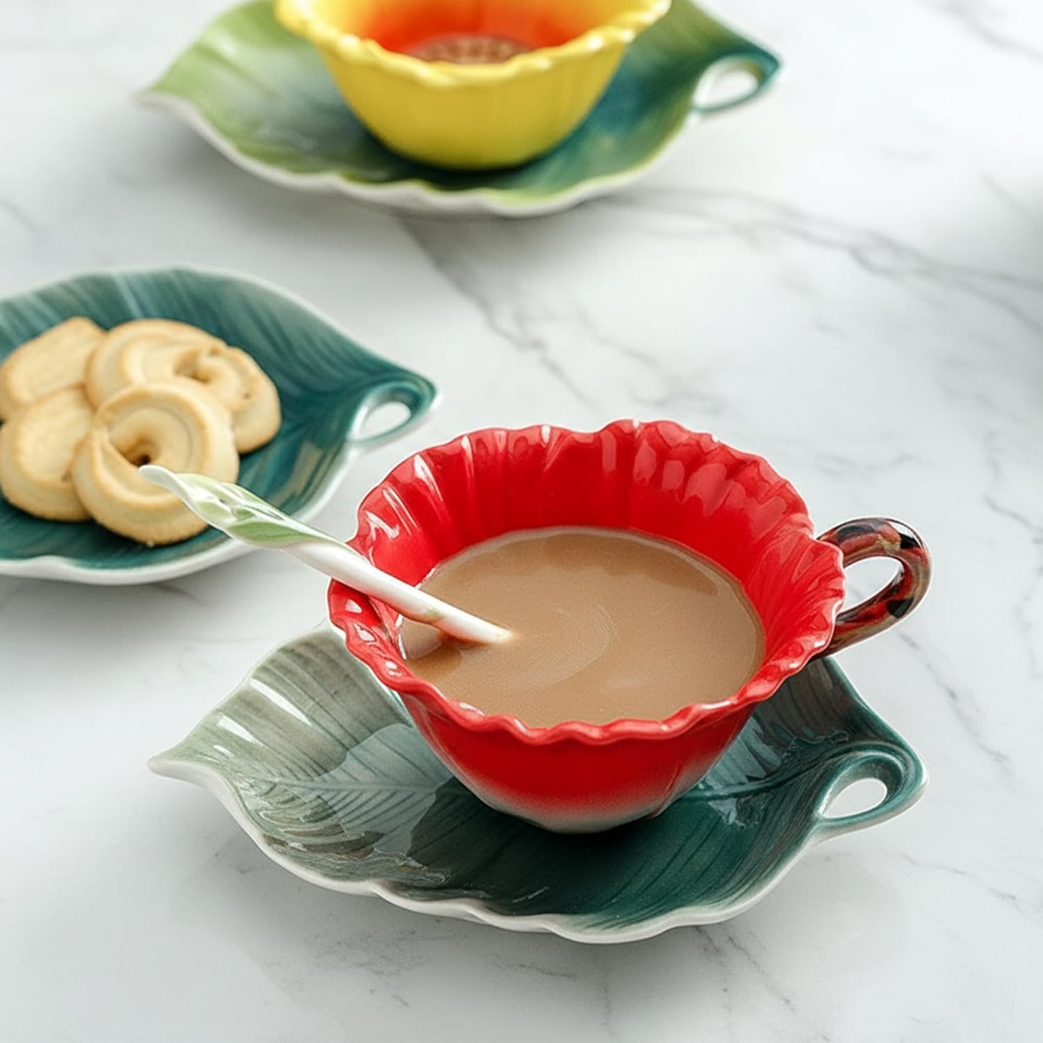 3D Ceramic Tea Cup and Saucer Set, Flower Coffee Mug Tea Cups with Spoon, Vintage Floral Tea Cups with Decorative Handle for Afternoon Tea Weddings and Home Decor (Red)