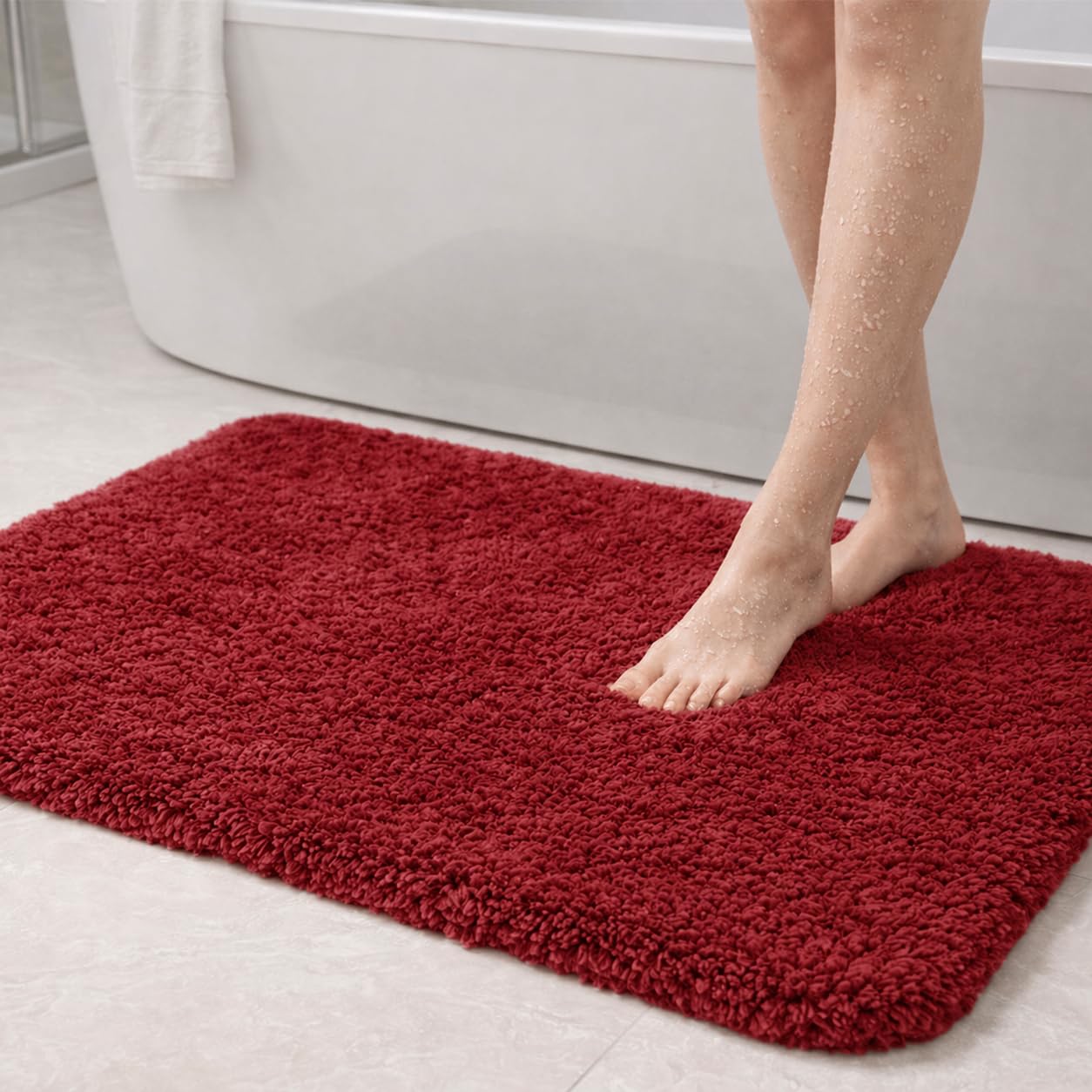PUFFMAT Microfibre Bath Mat 90 x 60 cm Bright Red, Absorbent Bathroom Rug with Soft Plush Pile and TPR Backing, Machine Washable Bathroom Mat for Shower, Bathtub, Toilet and Guest Bathroom