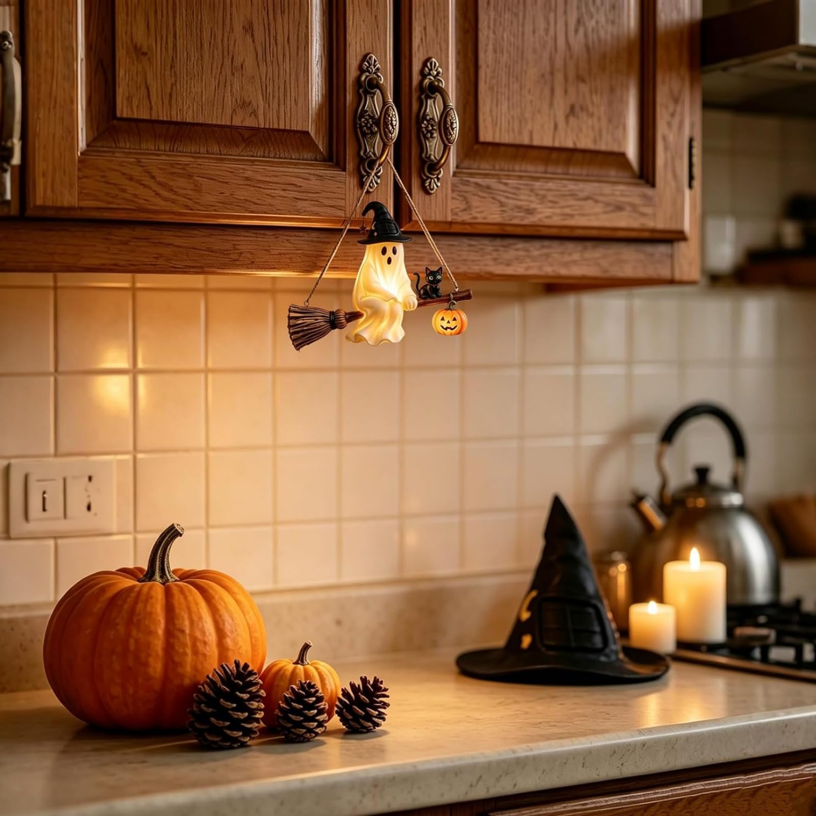 Fantasma Solare da Appendere, Decorazioni di Halloween con Fantasmi Volanti Illuminati | con Scopa da Strega, Gatto Nero e Luna di Zucca, Decorazione Solare da Esterno per Giardino