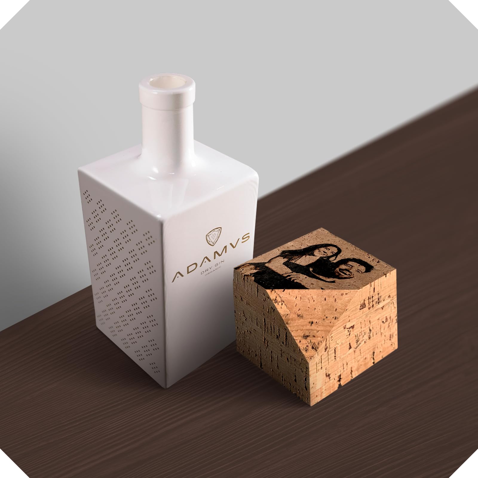 Adamus Ginebra Orgánica Premium Personalizada - 70cl | Ginebra Artesanal con Corcho Personalizado y Botánicos Orgánicos