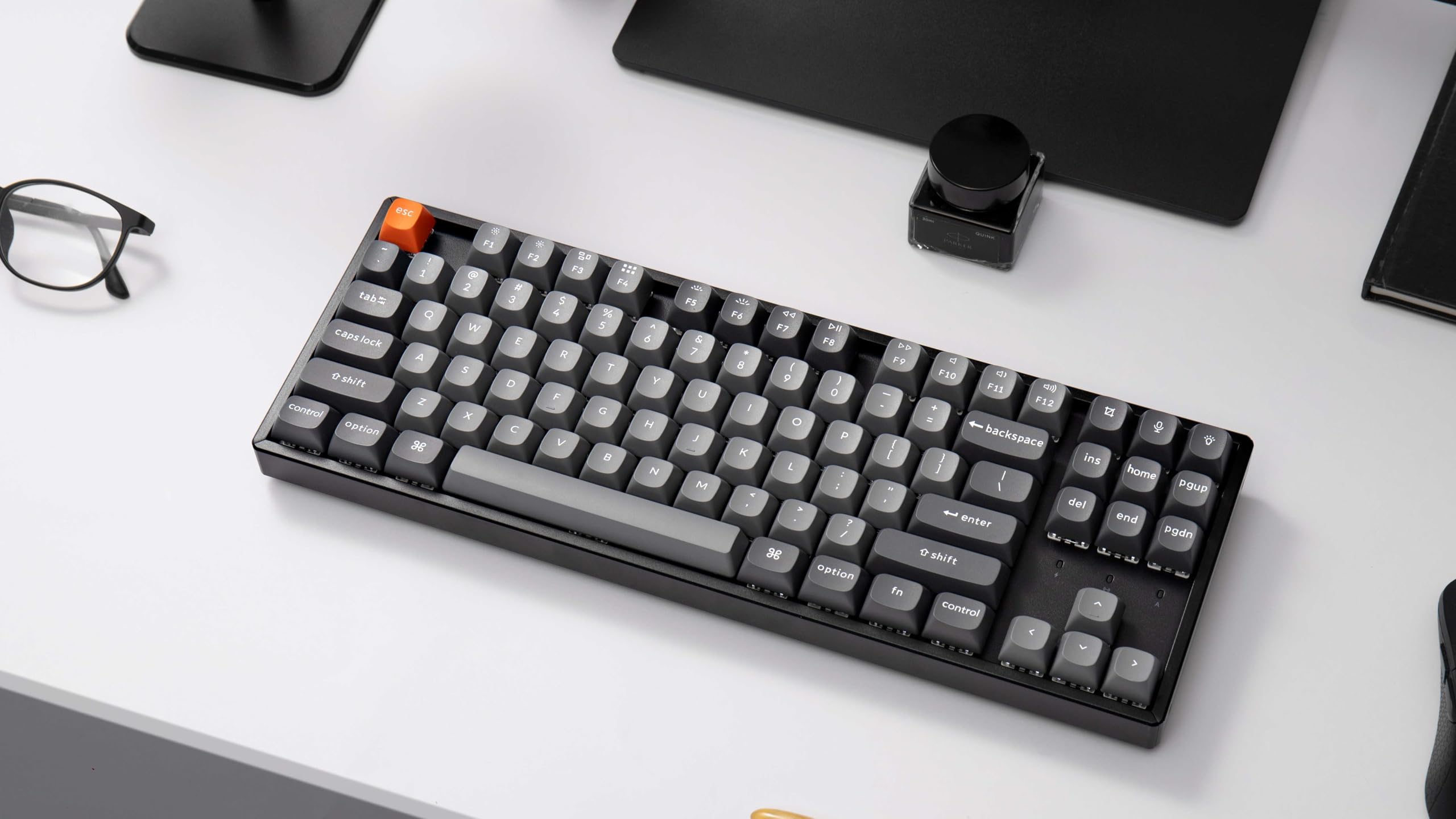Keychron K8 MAX Tastiera meccanica wireless, 2,4 GHz/Bluetooth/USB-C, LED bianco, QMK/VIA, Macro programmabili, PBT Keycaps, Per Mac Windows, Super Red Switch