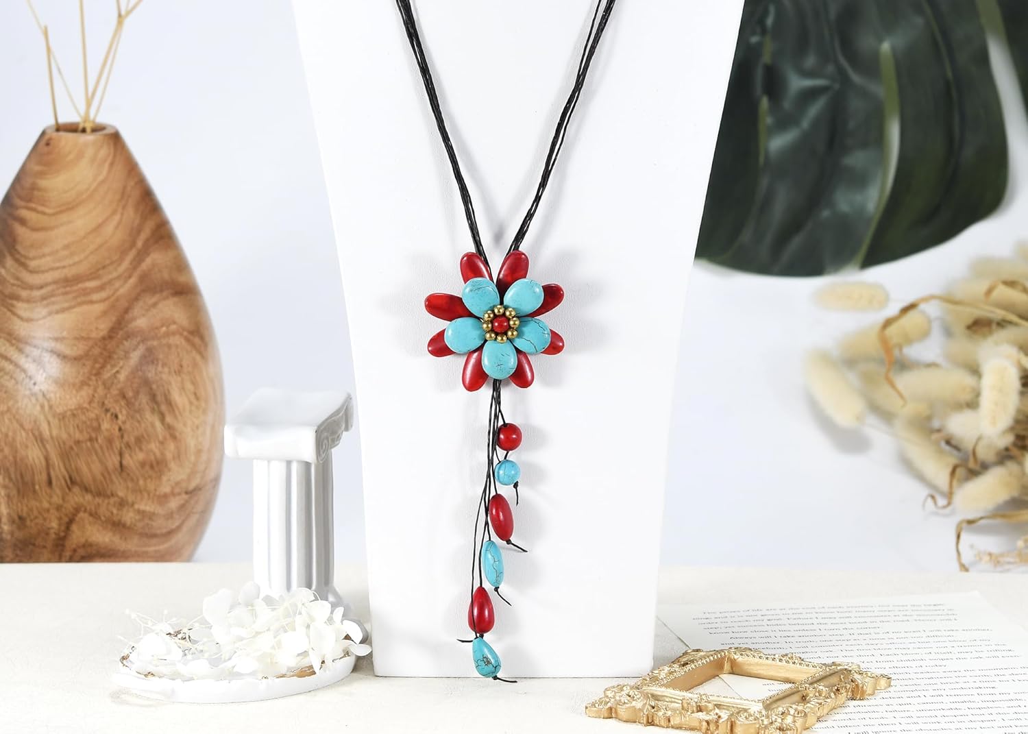 AeraVida Flower Blossom Pendant Simulated Stone Coral Boho Chic Long Charm Necklace