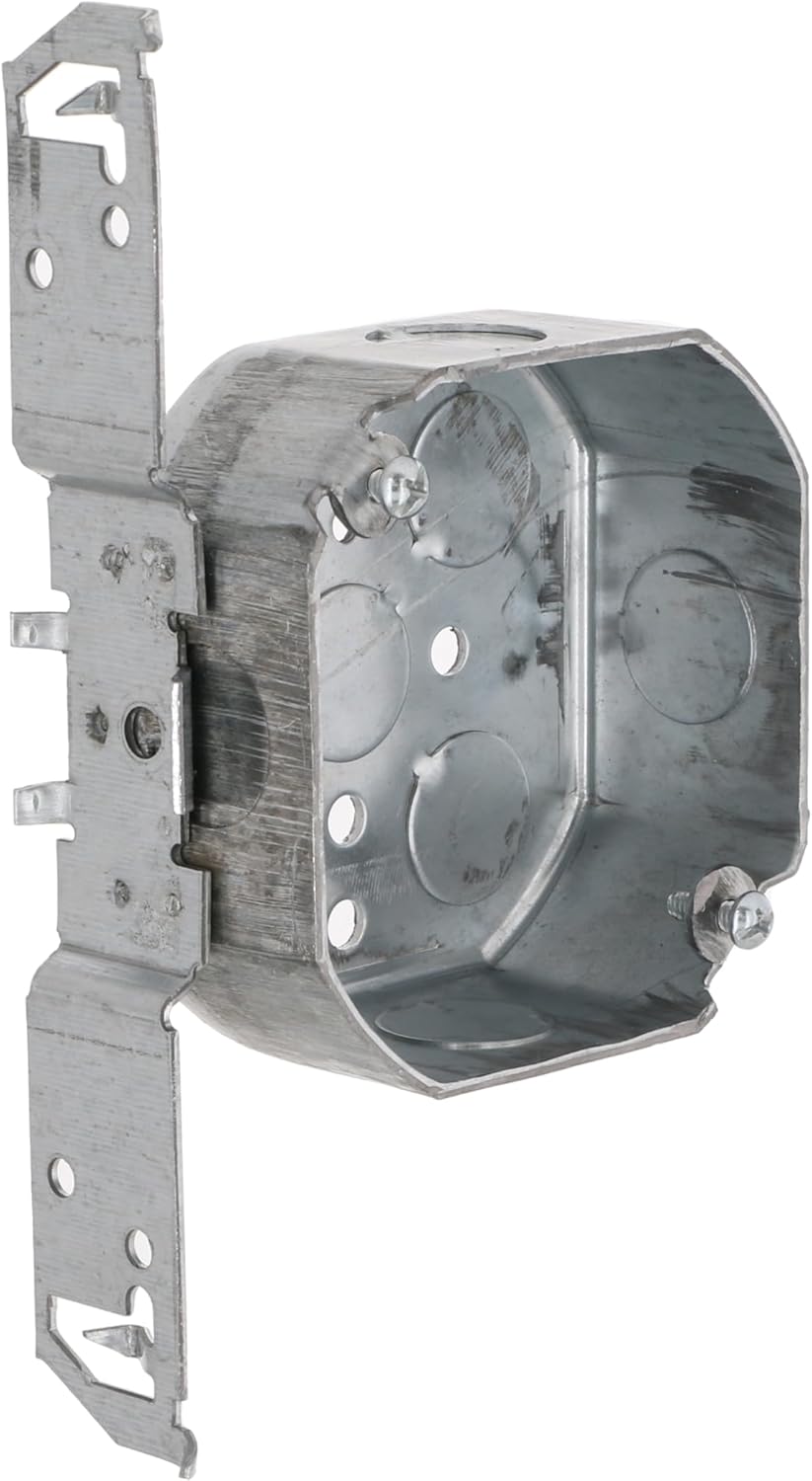 Hubbell Raco 161 1-1/2-Inch Deep, 1/2-Inch Side Knockouts, Wood/Metal Stud Bracket 4-Inch Octagon Box