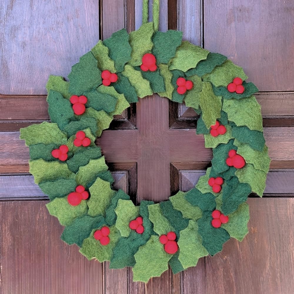 Humble Hilo Corona de flores de fieltro hecha a mano, corona de Navidad, decoración de otoño para puerta (corona navideña con bayas rojas)