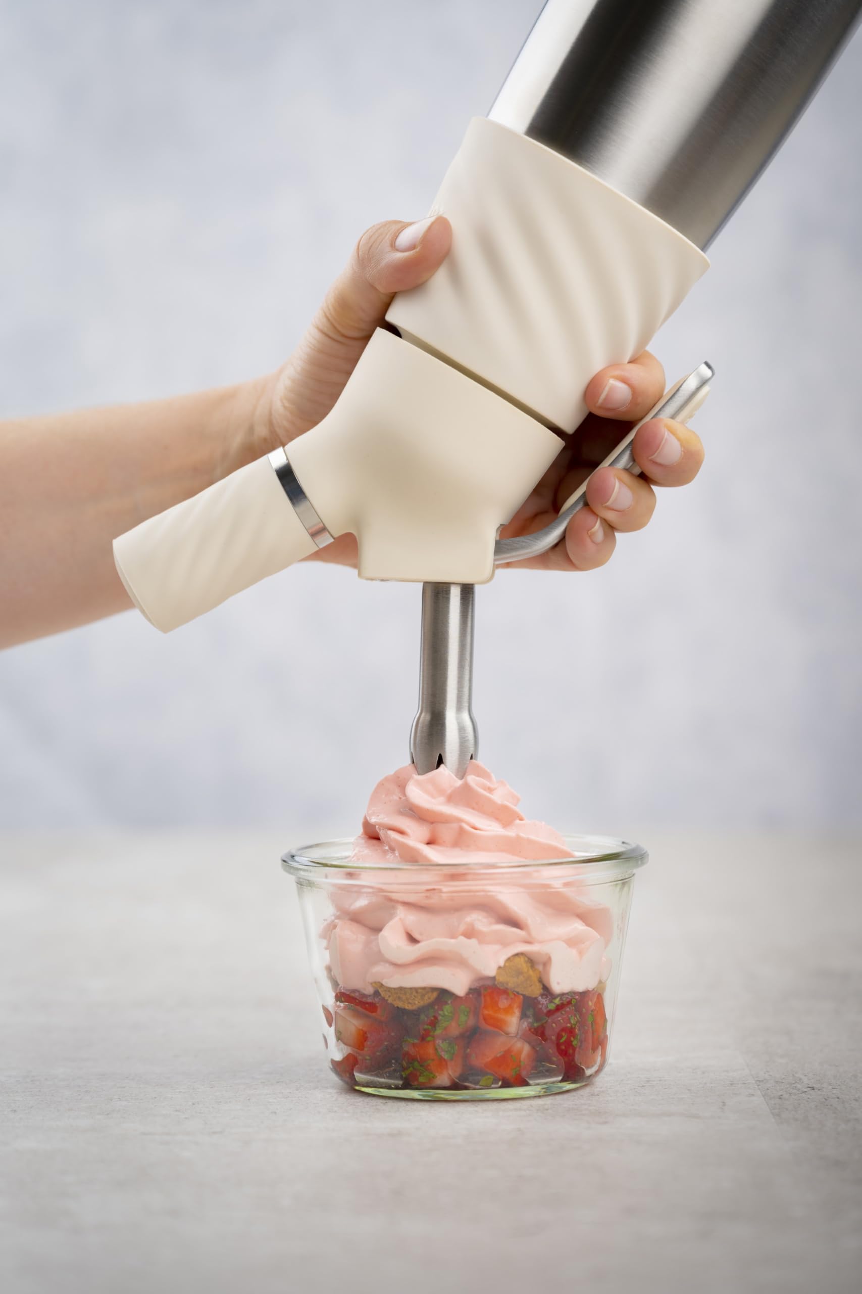 ILGGRO iSi "Creative Whip" 0,5 l, bottiglia e testa in acciaio inox, ad es. rivestito in silicone, rosso