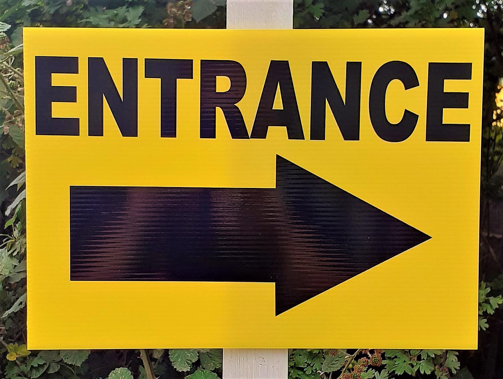 Entrance and arrow right Direction Sign 297 x 210mm exterior grade Notice. Yellow 4mm fluted polyprop light but durable.