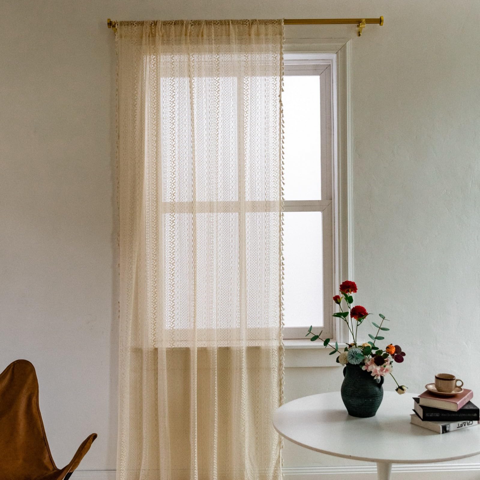 A.Monamour Rideau Voilage Passe Tringle Semi Transparent Dentelle Brodée Rural Boho Bohème Décoration Fenêtre Court Rideau de Porte avec Glands à Pompons pour Salon Chambre Cuisine, 1 Panneau, Beige