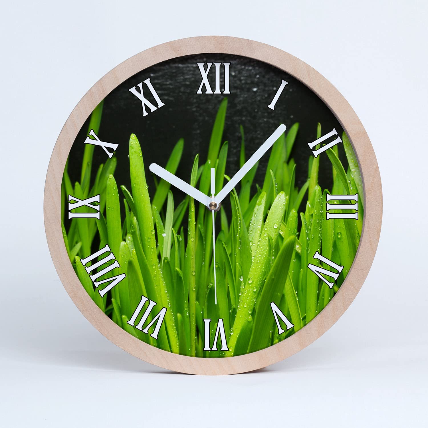 Horloge murale bois de bouleau moderne pour salon zen motif gazon naturel Tulup