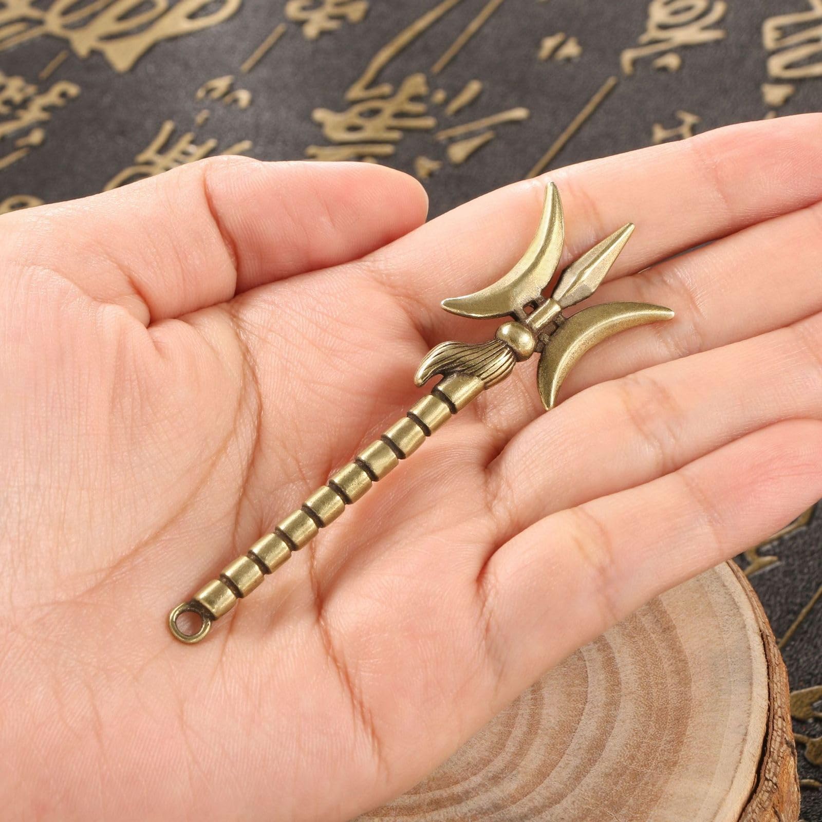 YANGPZFC Small Copper Keychain Ornament Brass Statue For Desk Decor, Handcrafted Vintage Sculpture, 1