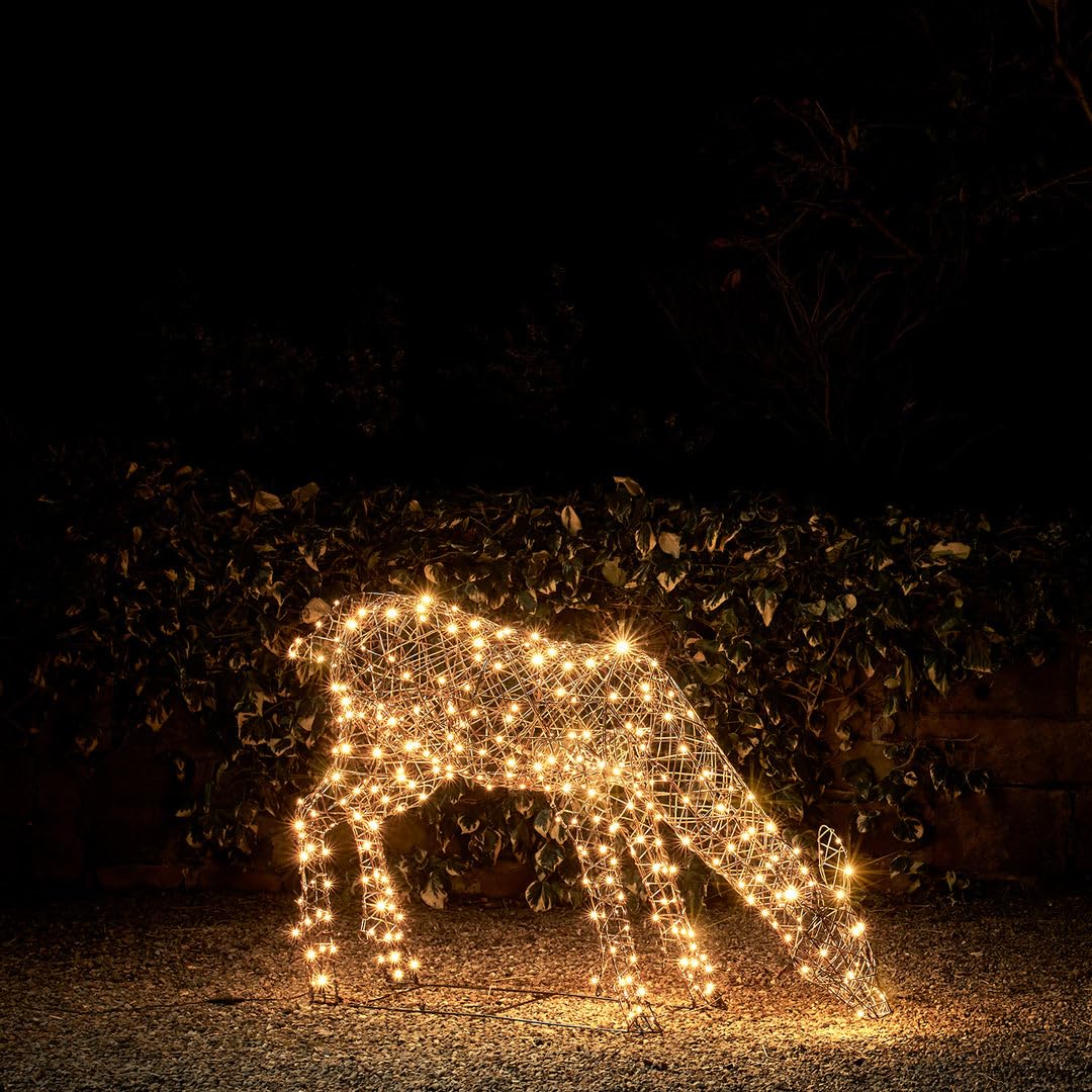 Lights4fun Grasendes Studley -LED-Rentier | Hirschkuh | Solarbetrieben | mit Timer, Fernbedienung & USB-Ladekabel | Weihnachtsdekorationen für draußen | Höhe 100 cm