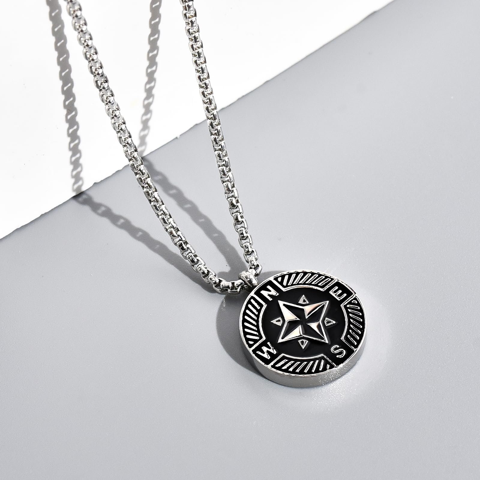 YELUWA Collar de acero inoxidable forjado con brújula para hombre, negro y plata