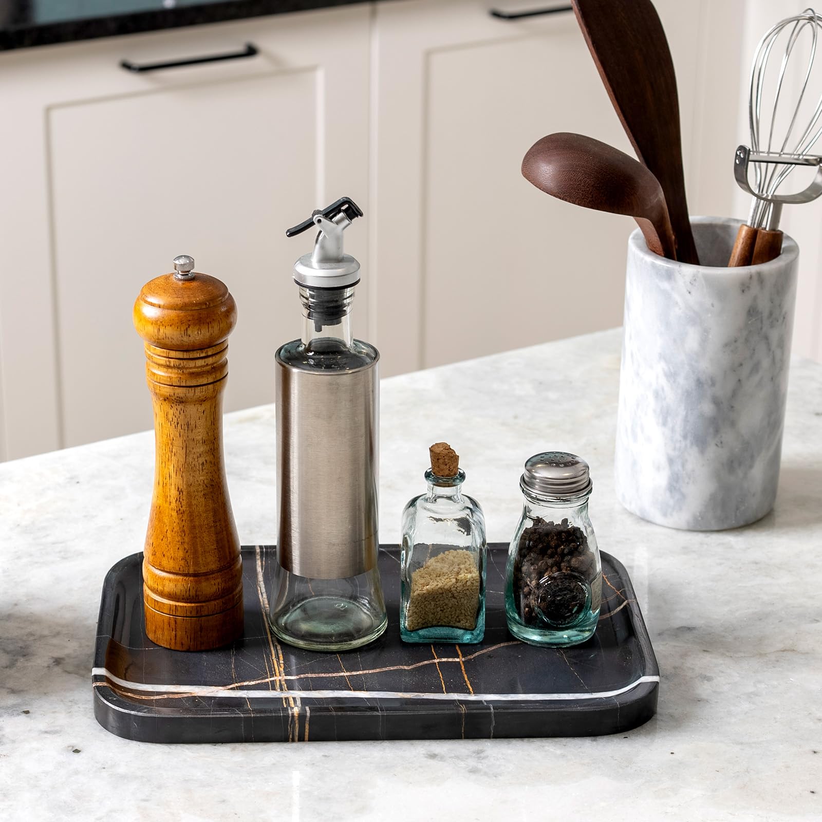 Koville Vassoio in marmo, 30,5 x 20,3 cm, organizer in marmo per piano di lavoro, bagno, cucina, comò, piatto decorativo rettangolare per gioielli, cosmetici, profumi, gingilli (nero)