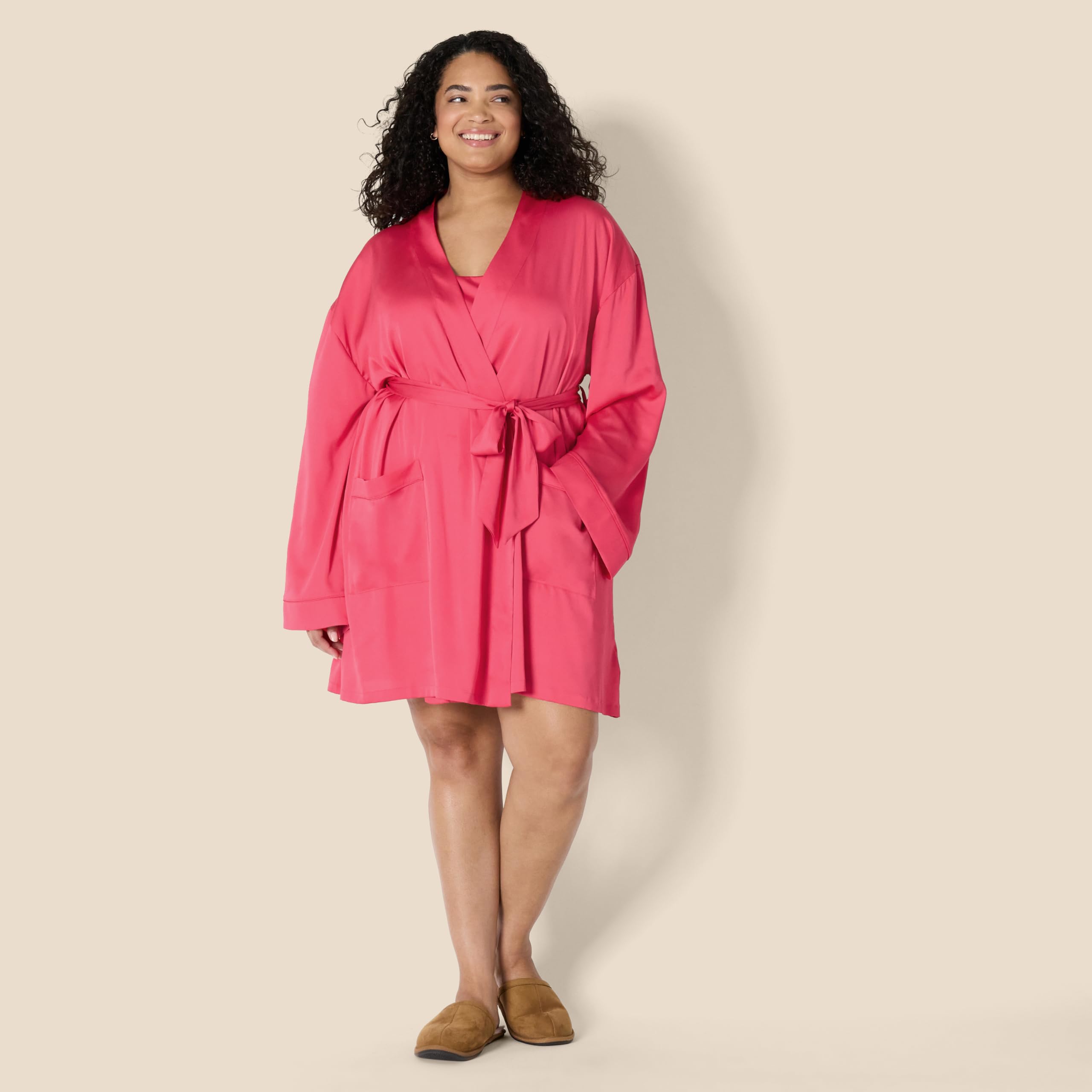 Amazon Essentials Femme Robe de Chambre en Satin à Coupe Décontractée