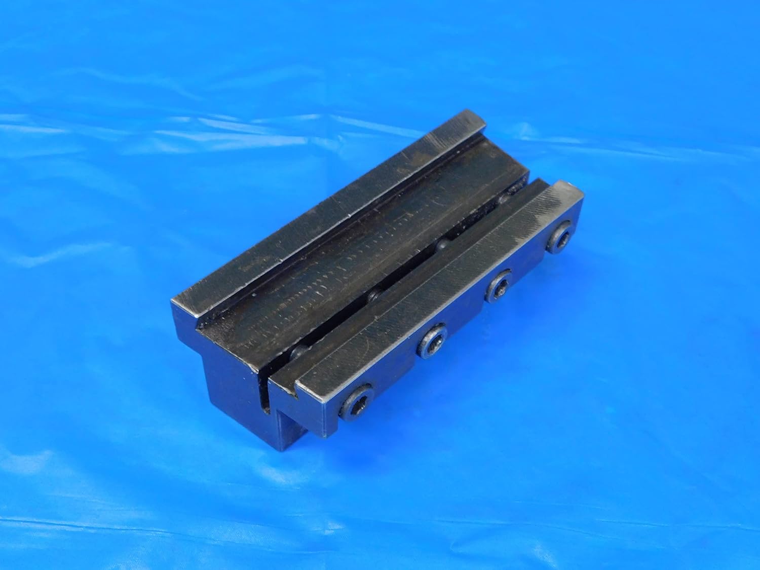 4.285x1.895x1.436" Slotted Cut-Off Blade Tool Block Holds 32mmHx2.4mmW Blades - MB10121BV2