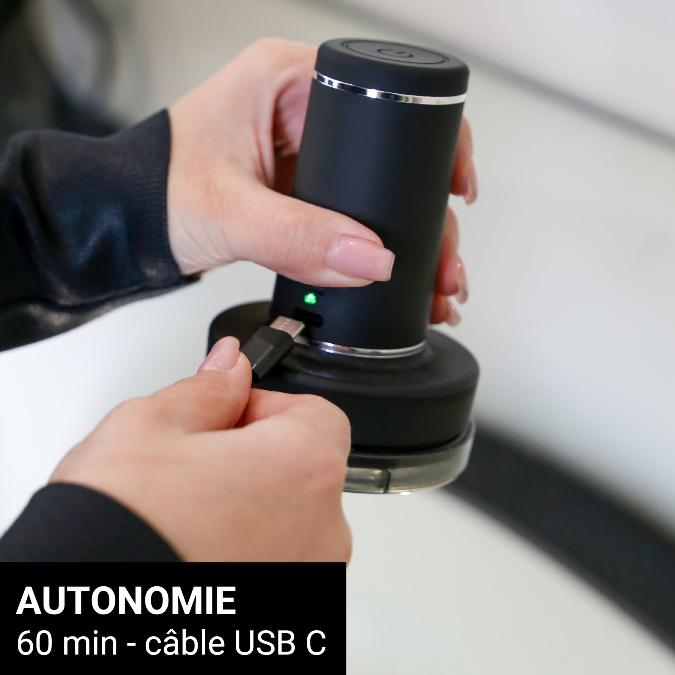 STEAMONE - Rasoir Anti Bouloche Rechargeable pour Vêtement Câble USB C - Coupe-Peluche avec Poignée Ergonomique Pratique et Efficace - 3 Lames en Acier Inoxydable - Entreprise Française RP10B