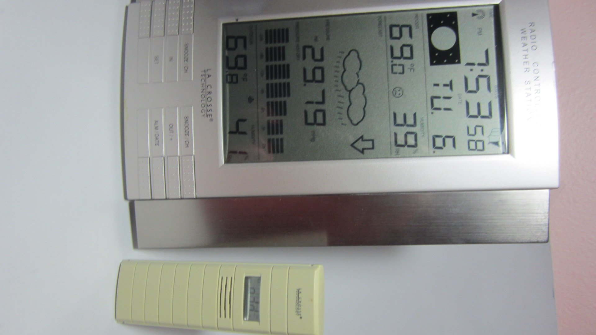 La Crosse Technology WS-8035U-IT-SAL Wireless Weather Station main unit