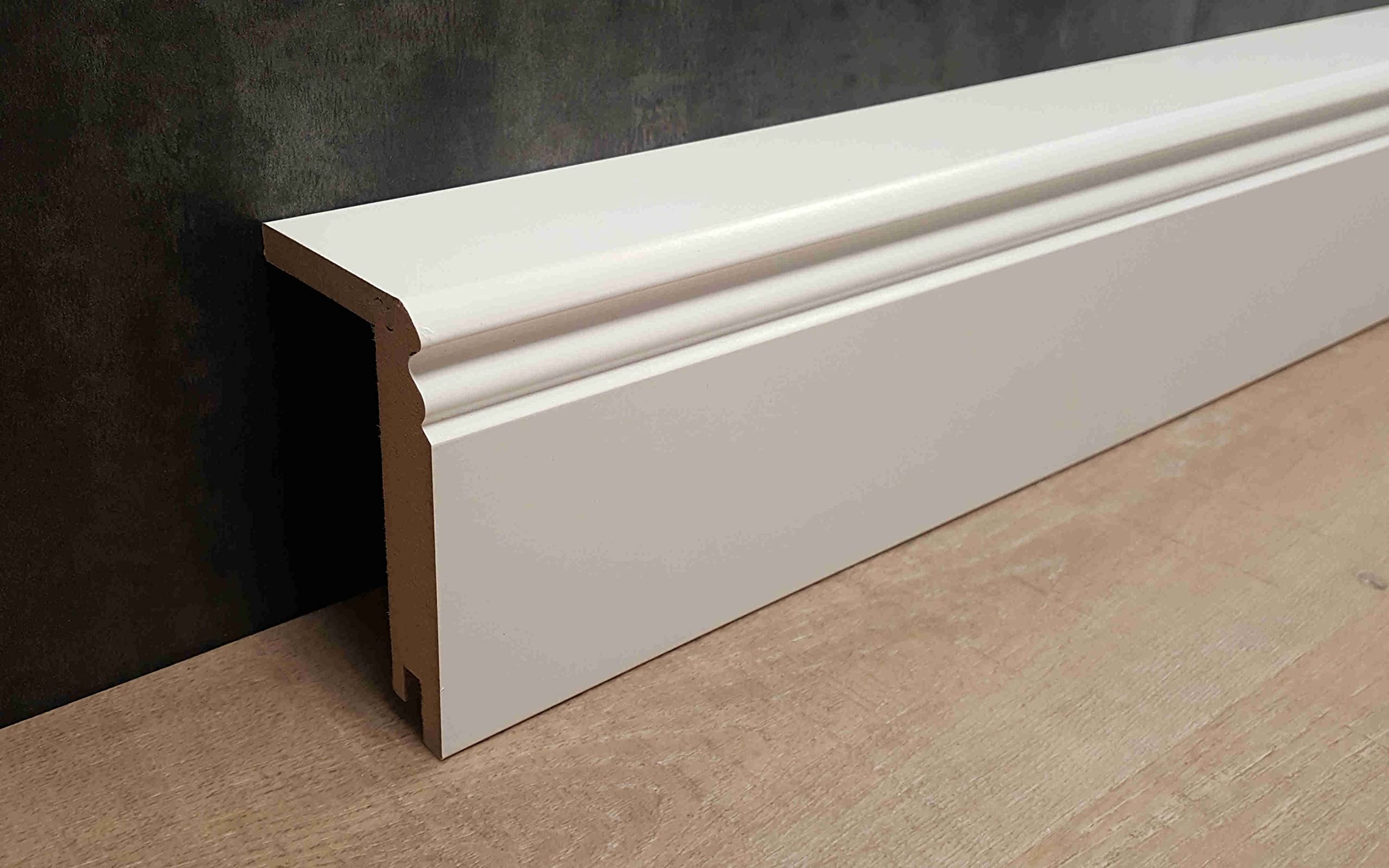Südbrock 719.9664.31 | senza profilo di montaggio | 64 x 96 x 2500 mm | MDF laminato | bianco | annuale RAL 9016 | battiscopa Hamburger | 2,5 metri