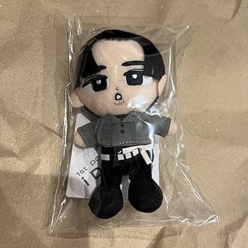 目黒蓮　ぬいぐるみ&ヘアバンド&キーホルダーセット Amazon.co.jp: SnowMan 目黒蓮 ぬいぐるみ すのチル : おもちゃ