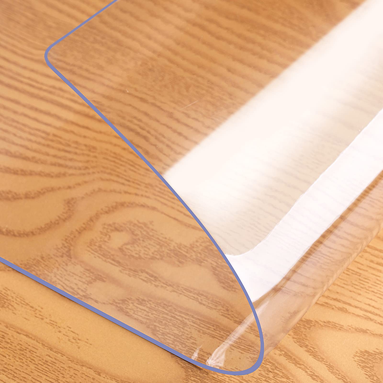 Nappe transparente pour repas de famille sans taches sur table en bois