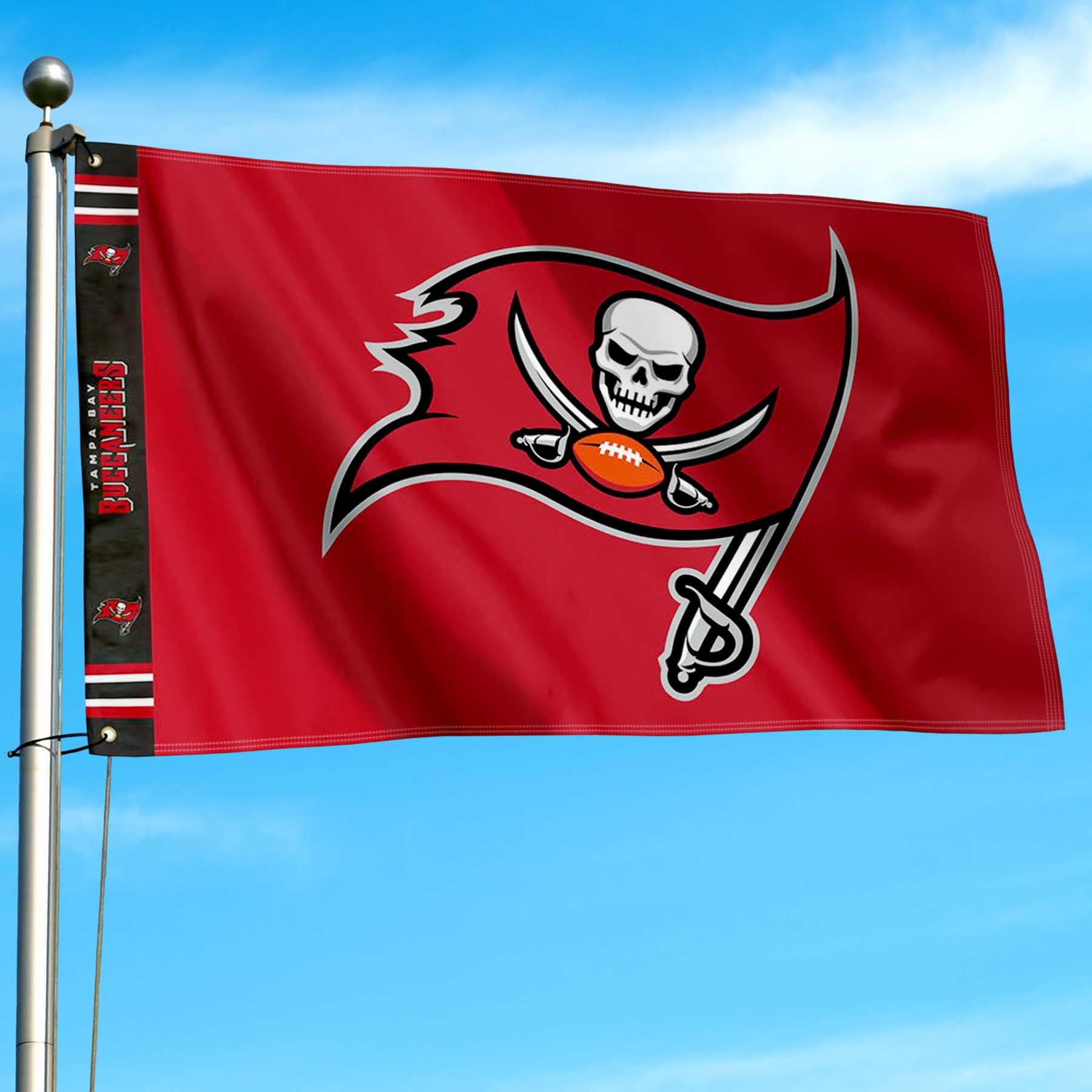 18" x 13" Red & White NFL Tampa Bay Buccaneers Outdoor Garden Flag 18" x 13" Red & White NFL Tampa Bay Buccaneers Outdoor Garden Flag