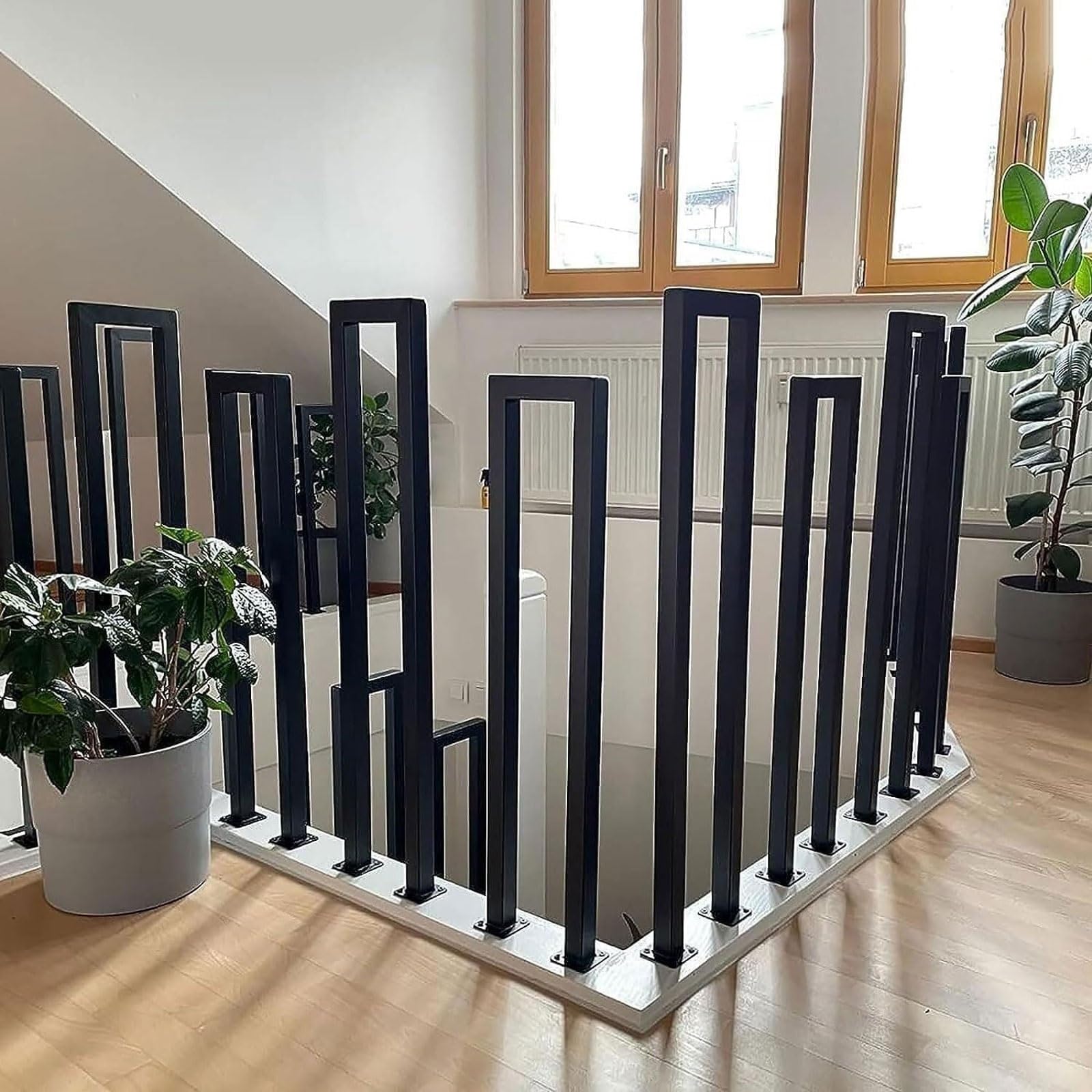 Garde-corps en fer forgé doré en U pour un design architectural