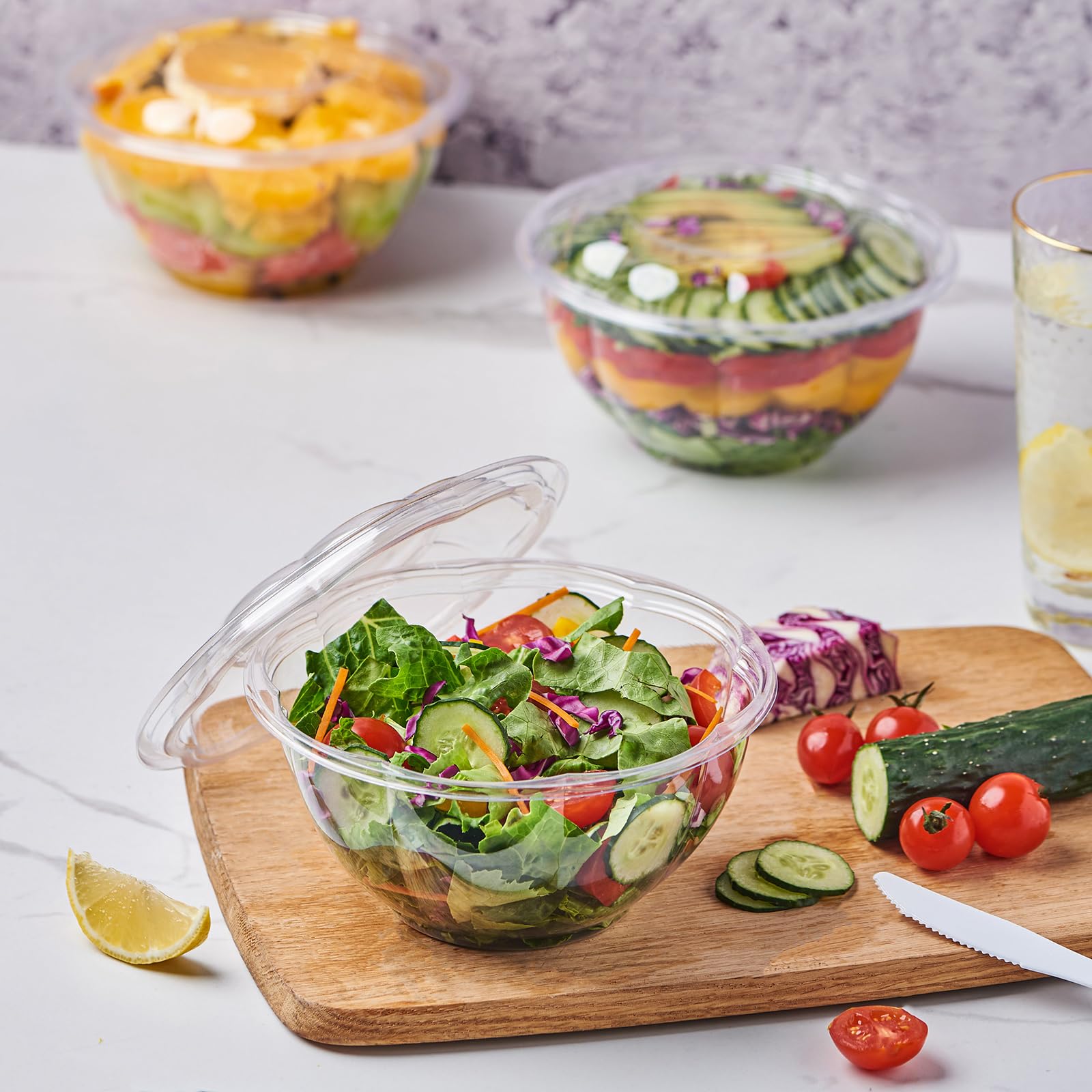 Jaluxing Juego de 150 cuencos de ensalada de plástico transparente de 32 onzas con tapas herméticas, desechables para llevar, recipientes para mezclar para frutas, quinua, almuerzo y preparación de