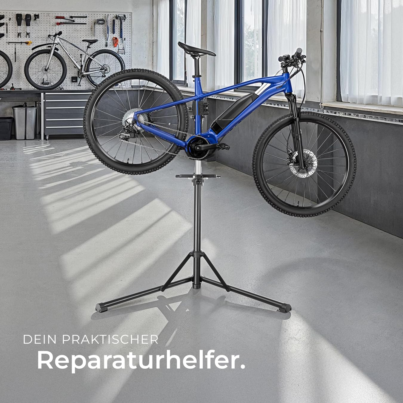 tectake® Fahrrad Montageständer, Belastbarkeit 50kg, Reparaturständer für e Bike, Rennrad, Bike Stand zur Fahrrad Reinigung, Pflege, klappbar, höhenverstellbar, drehbar, magnetische Werkzeugablage