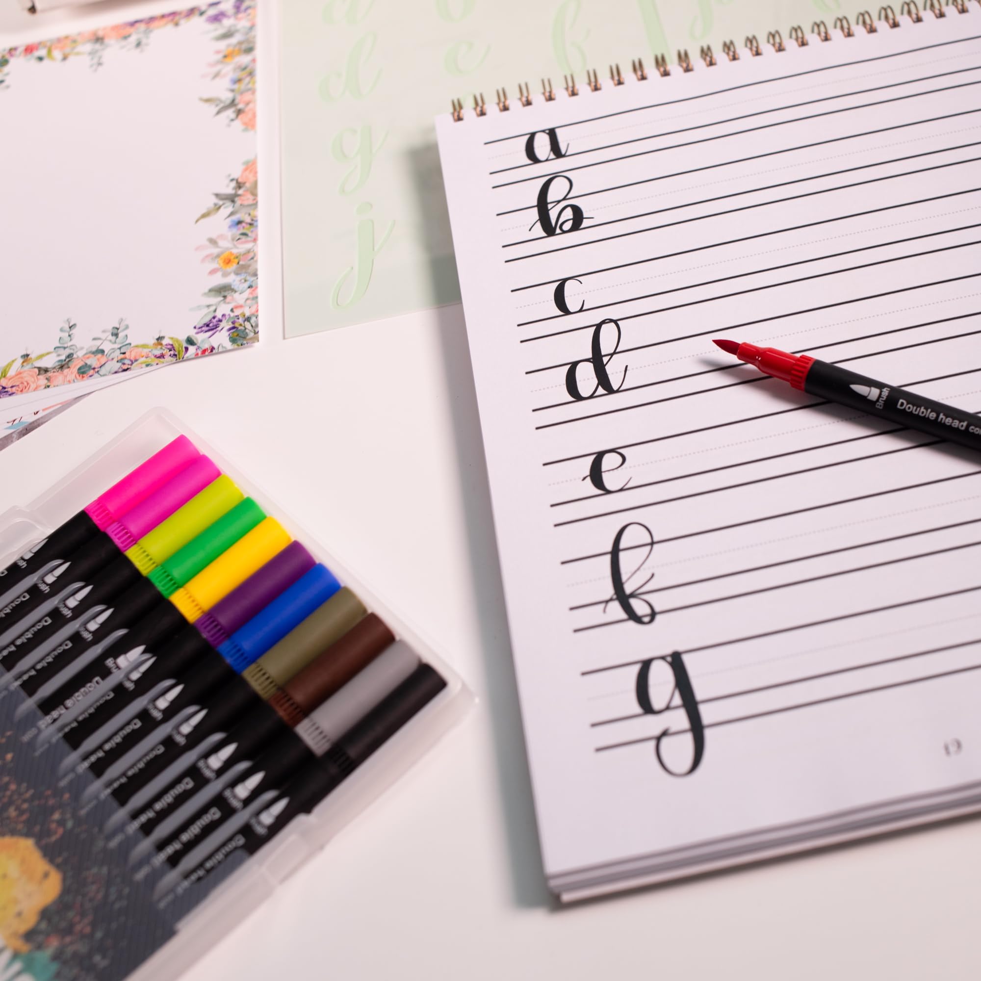 Winund Kit Lettering et Calligraphie pour Débutants et Adultes – Set Complet avec Feutres de Lettering et Cahier d’Exercices – Idée Cadeau Créative (FRANÇAIS)