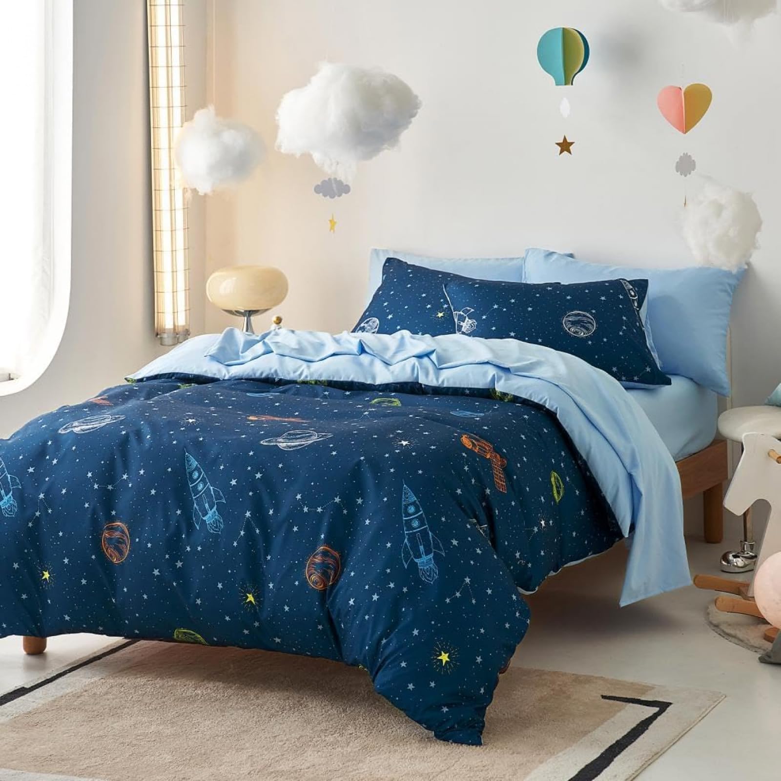 Freyamy Kinder Bettwäsche 135x200cm Blau Marineblau Bunt Weltraum Rocket Jungen Kinderbettwäsche Mikrofaser Sterne Rakete Babybettwäsche Bettbezug mit Reißverschluss und Kissenbezug 80x80cm
