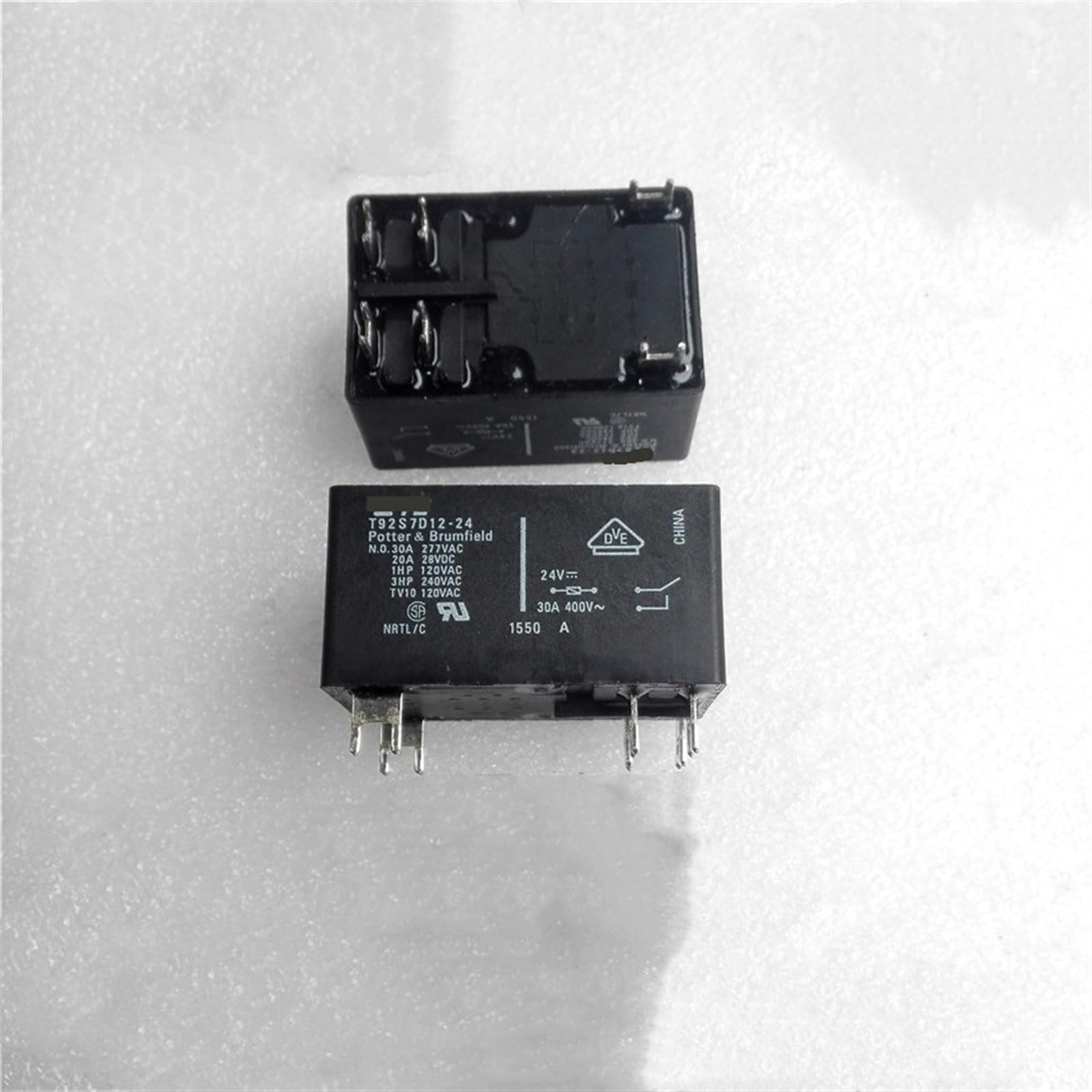 Relé T92P7D12-24 de 24VDC y 30A con 6 pines para control industrial 2