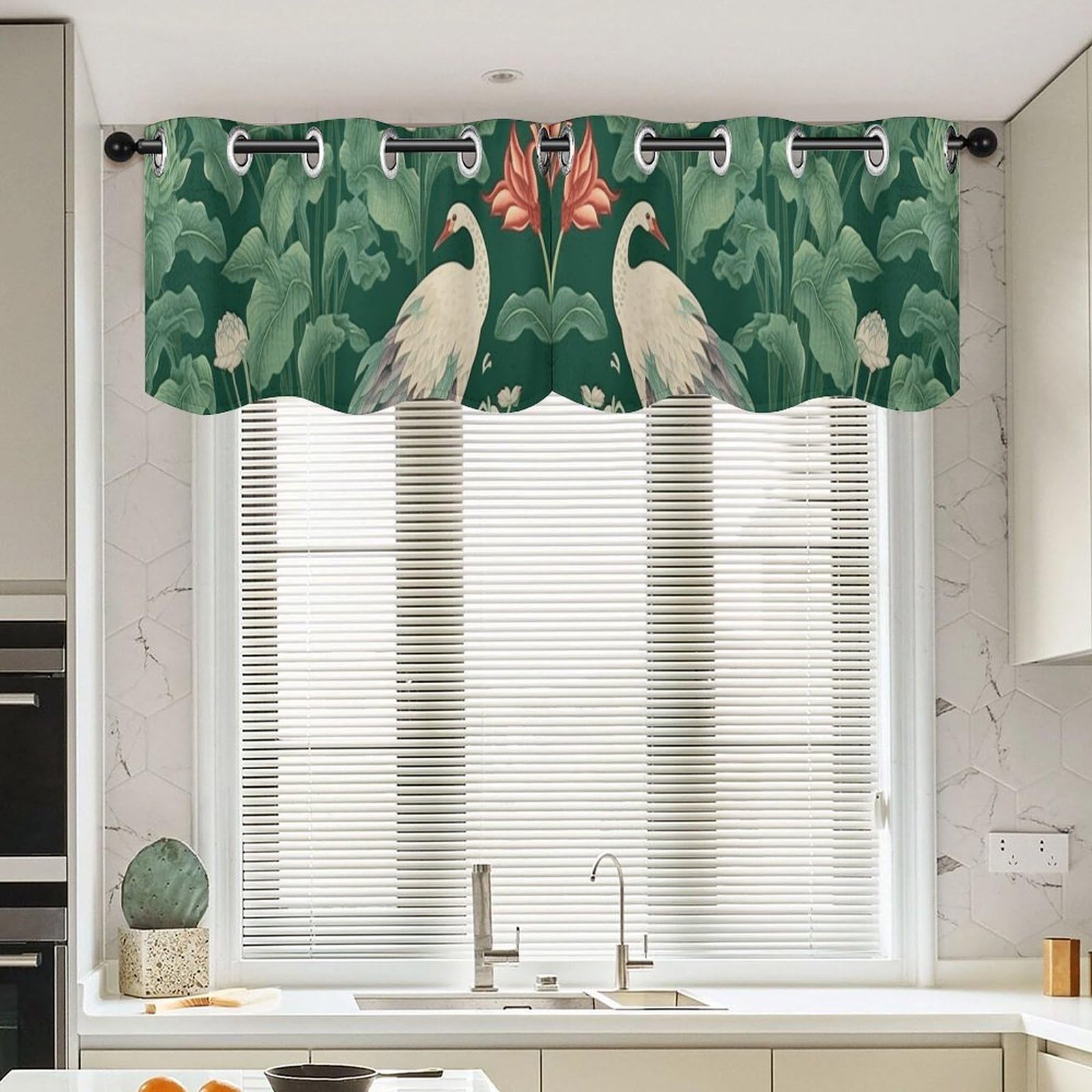 Traitements de fenêtre orientaux et cantonnière de jardin fleuri pour la chambre