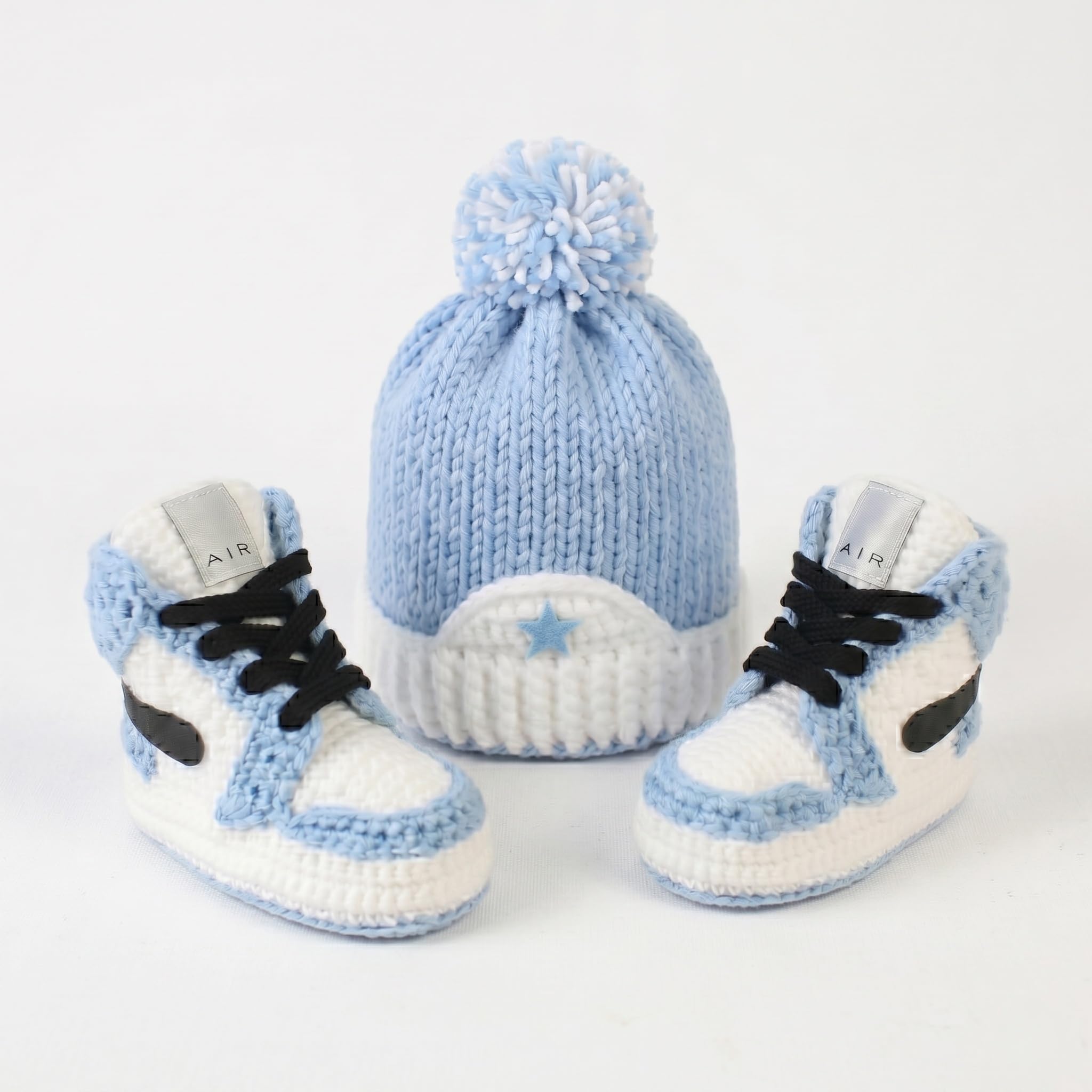 Häkel Baby Jordan Sneaker Booties und Mütze Set Schwarz Weiß für Neugeborene Jungen Mädchen, Basketball High-Top Krabbelschuhe, Heimkehr-Outfit, Babyparty Geschenk, 0-3M 3-6M 6-9M 9-12M