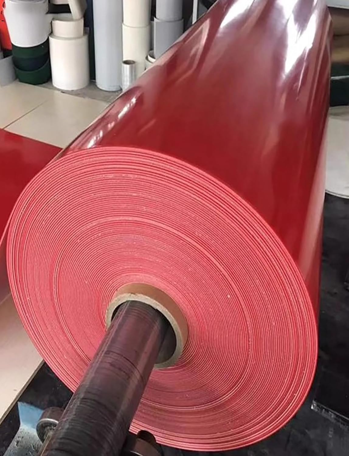 Lekki czerwony płaski przemysłowy przenośnik taśmowy PVC 120 x 23 cm (47,2 x 9 cali) - rozwiązanie linii montażowej dla wydajnej obsługi materiałów i transportu