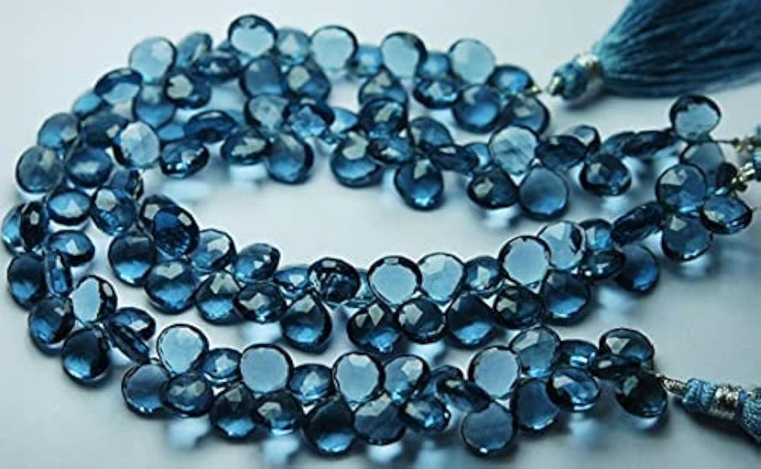 Quartz bleu de Londres cœur 8mm briolette pour enfilage facile