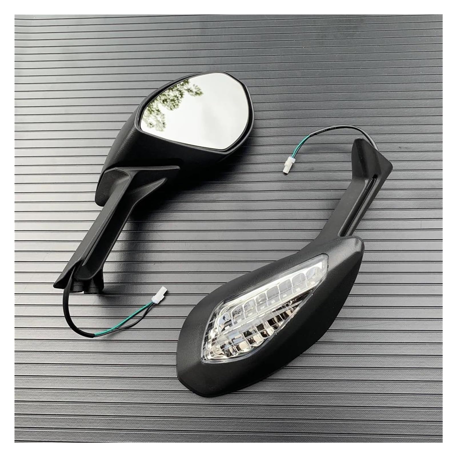 Motorcycle CNC Side Mirrors with LED Light Fits for Ducati Panigale V4 V4S V4R 2019-2024 PANIGALE V2 2020-2024 Anti-glare Blue Lenses Adjustable Wind Wing Rearview Mirrors Turn Signal Mirrors Motorcycle CNC Side Mirrors with LED Light Fits for Ducati Panigale V4 V4S V4R 2019-2024 PANIGALE V2 2020-2024 Anti-glare Blue Lenses Adjustable Wind Wing Rearview Mirrors Turn Signal Mirrors