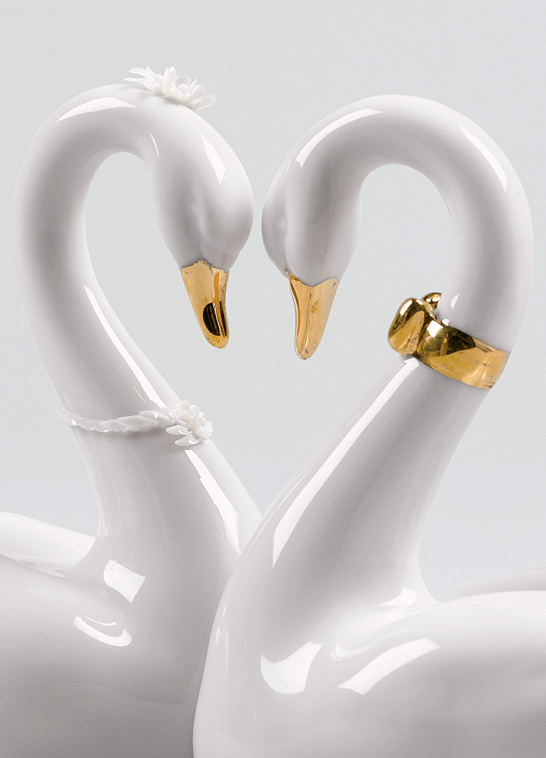 Lladro エンドレスラブ Endless Love Swans Figurine | Lladró® USA