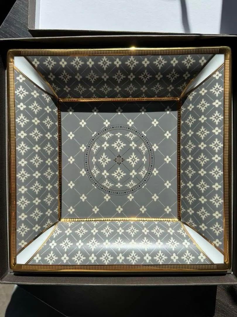 パテック フィリップ スクエアプレート 飾り皿 2021 Patek Philippe パテック フィリップ スクエアプレート 飾り皿 2021 Patek Philippe