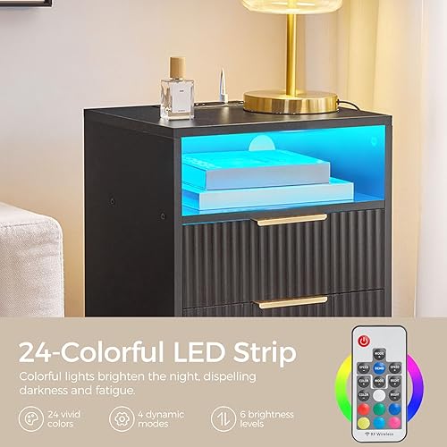 Miniatura 5 de Mesa auxiliar, mesita de noche acanalada con estación de carga y luces LED, mesa auxiliar moderna con 2 cajones y 1 compartimento abierto, para sala