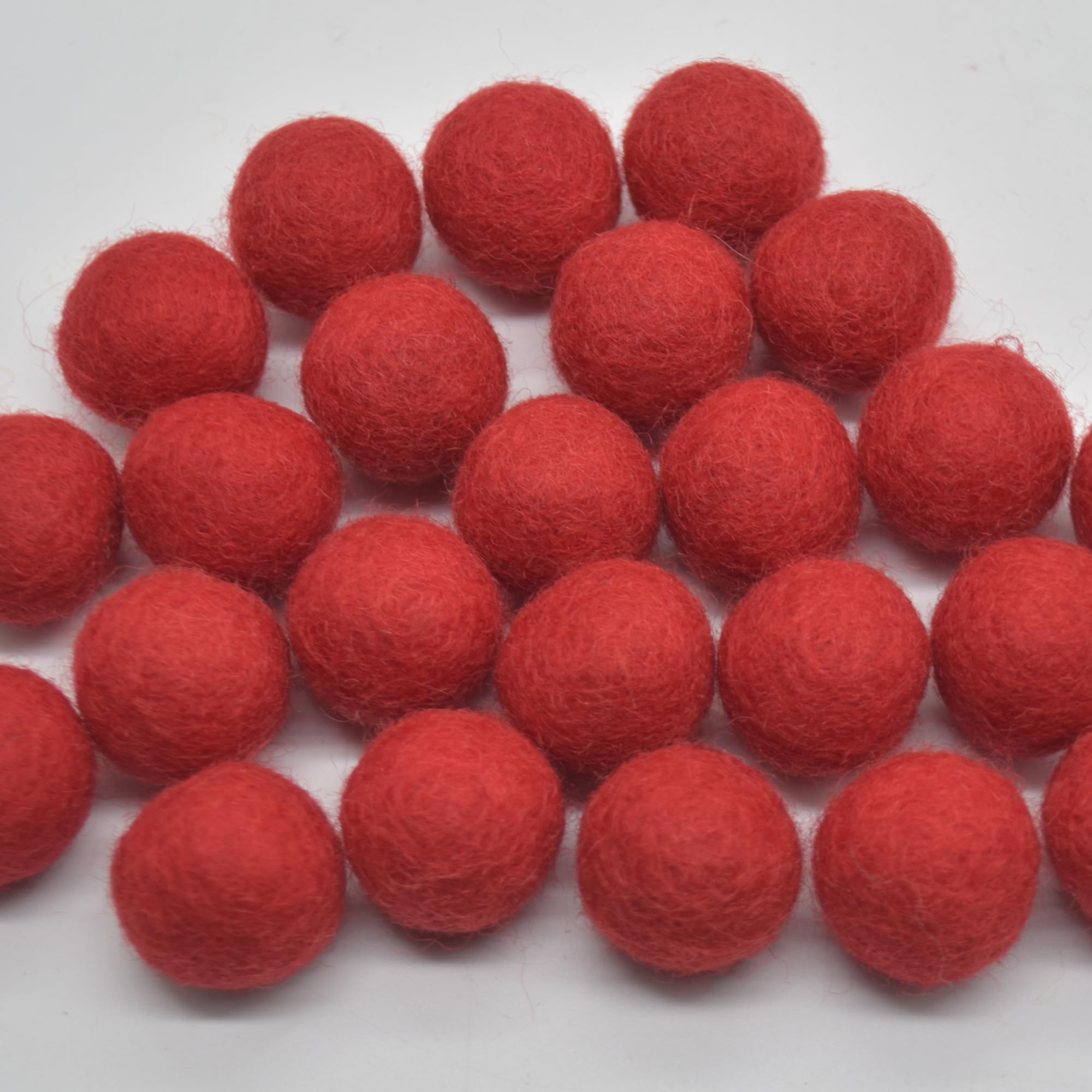 Oriental Direct 100% Wool Felt Balls - 2cm - 10 Felt Balls - Red