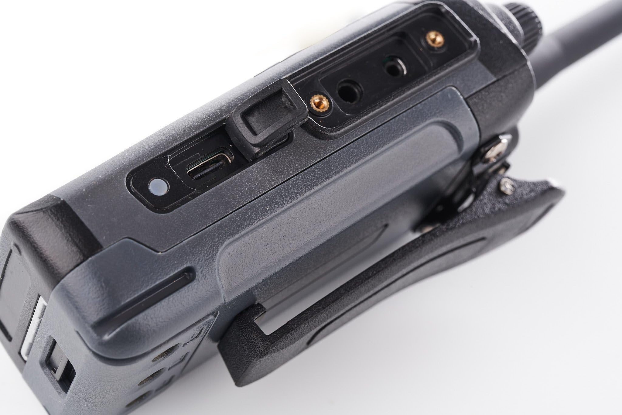 Dynascan LP-66 Ricetrasmettitore Portatile VHF Professionale 66-88 MHz Impermeabile IP67 400 Canali 5W Funzione VOX Chiamata Selettiva 5 Toni Batteria 2000 mAh Display LCD Retroilluminato