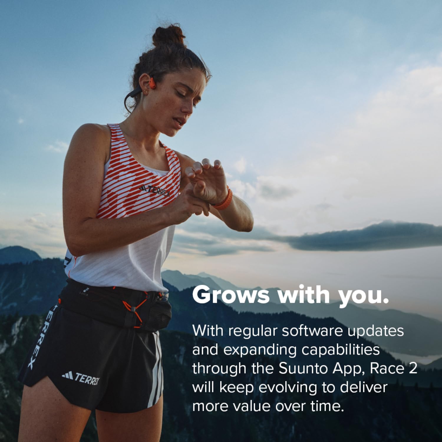 SUUNTO Reloj deportivo Race 2 GPS, pantalla táctil AMOLED de 1.5 pulgadas con corona, 16 días de duración de la batería, métricas de entrenamiento e información de recuperación, doble GNSS, mapas