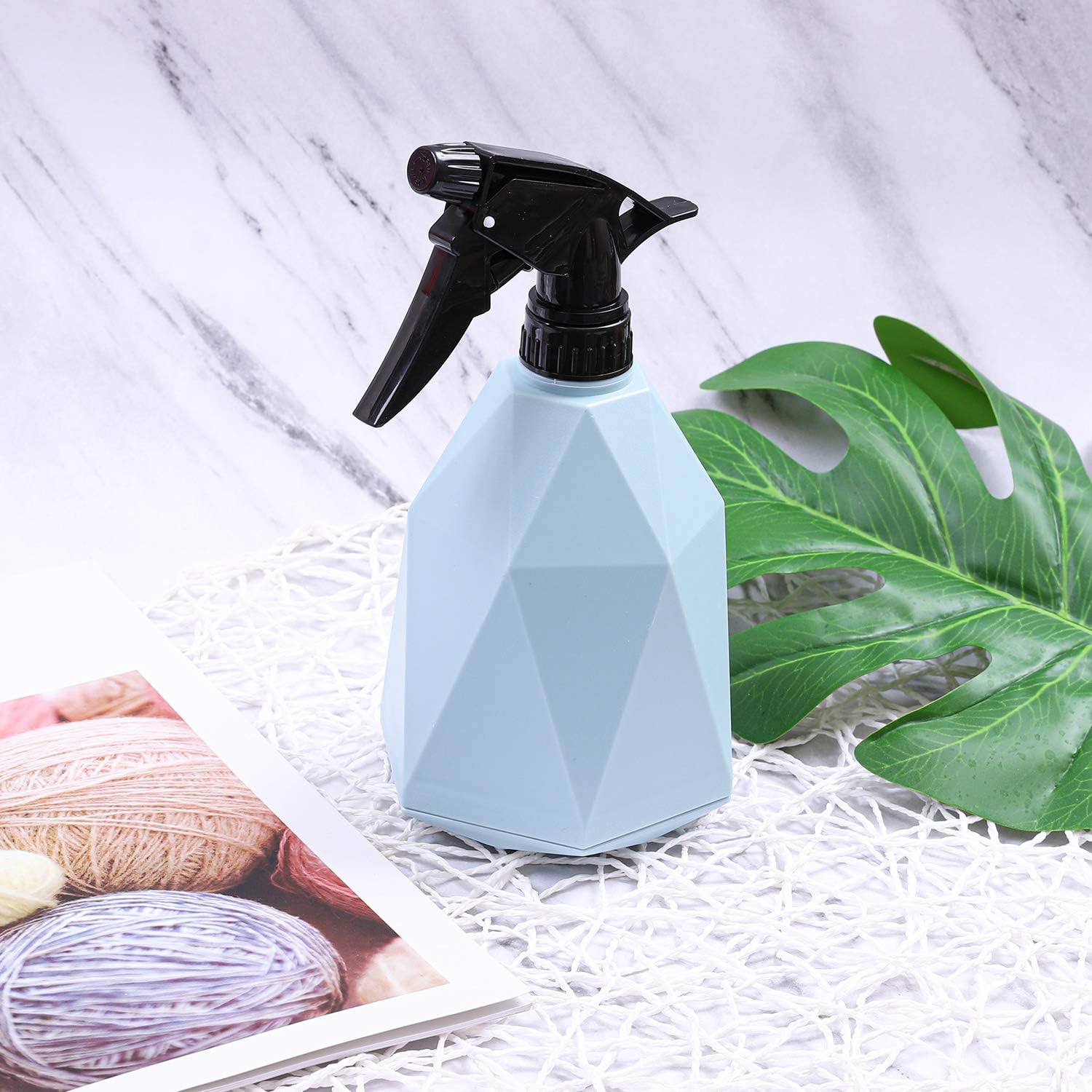 URATOT 1 Piece Blue Spray Bottle Plastic Bottle Empty Spray Bottle Mist Bottles for Gardening, Cleaning, 600ml
