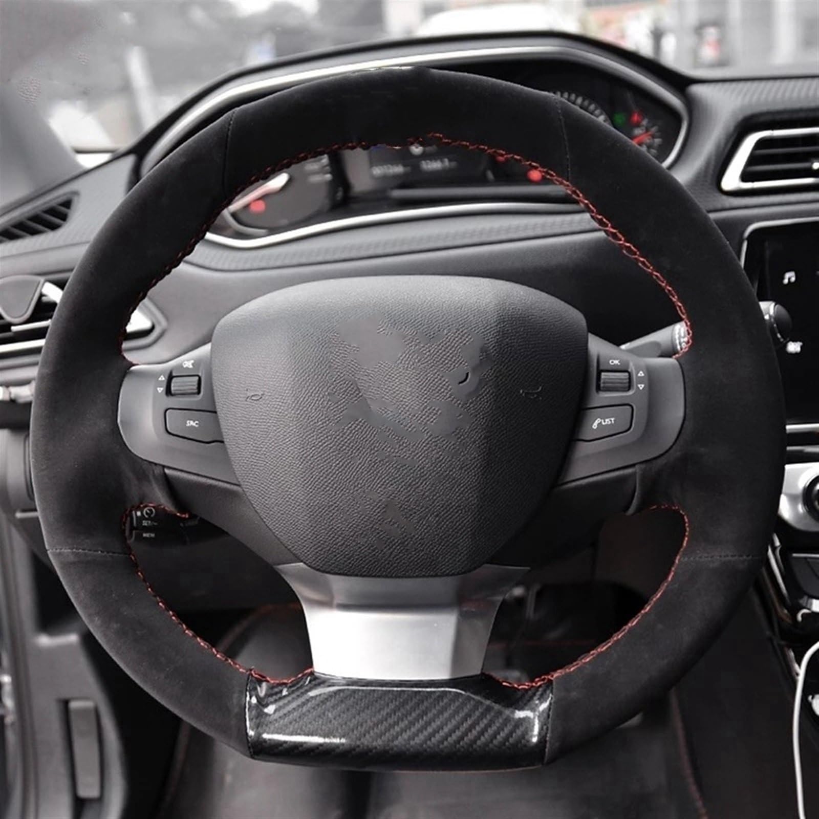 Ochraniacz na kierownicę ręcznie szyty antypoślizgowy czarny zamszowy pokrowiec na kierownicę samochodu z włókna węglowego do Peugeot 308 2014 2015 2016 2017 2018 2019 Kolor: czarna nić (niebieska nić